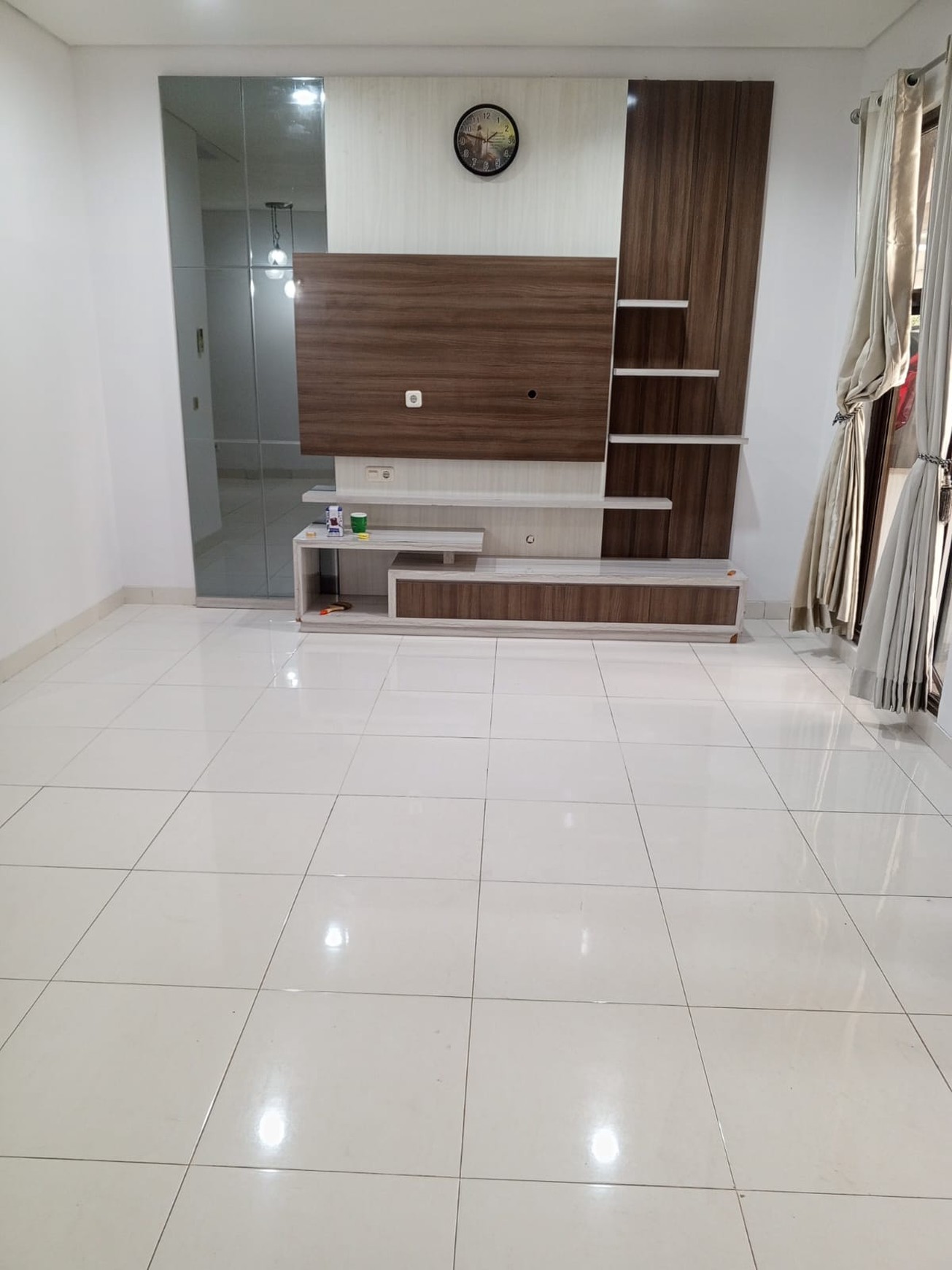 Rumah 3 lantai di Greenwich Park BSD City
