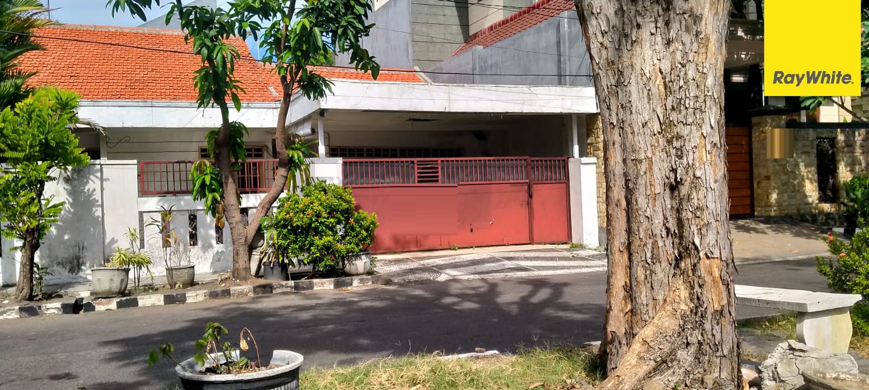 Dijual Rumah SHM di Jalan Rungkut Asri Surabaya