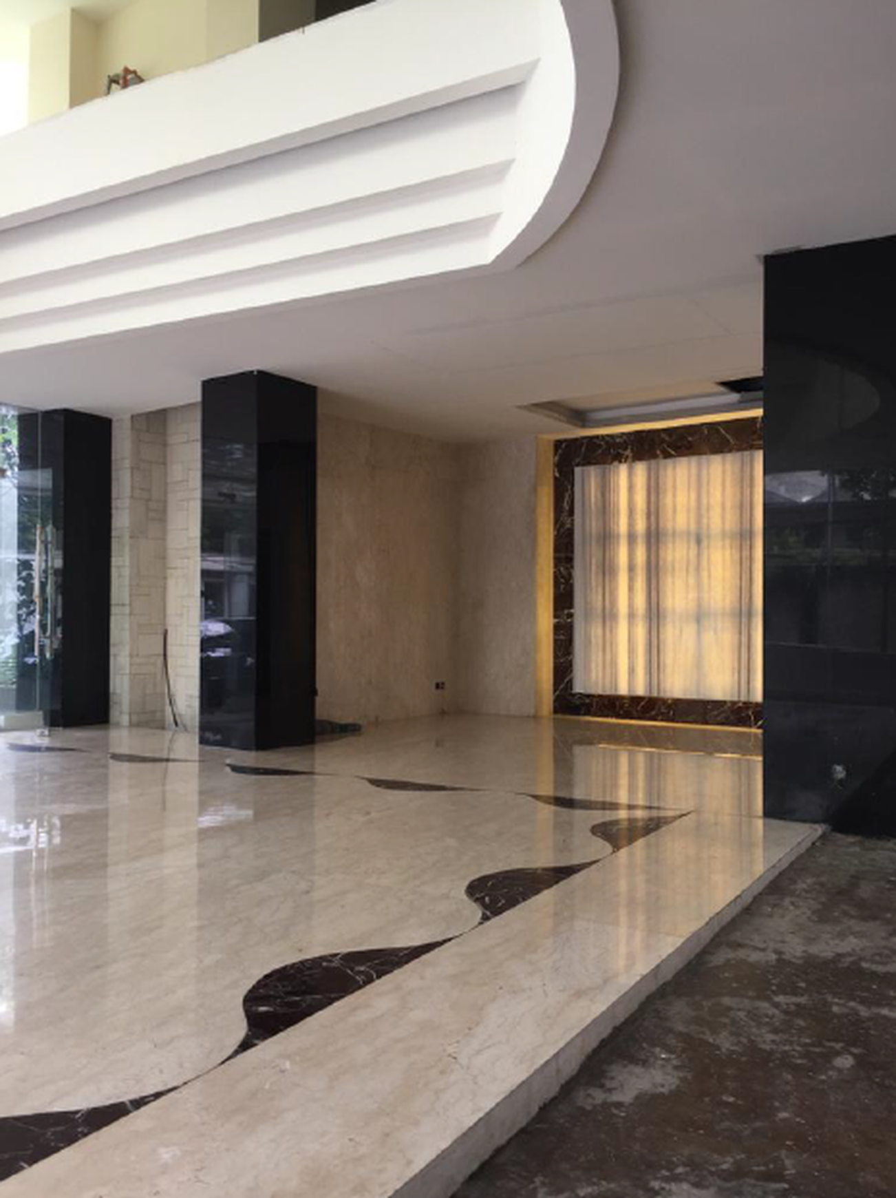 Gedung Kantor 7,5 Lantai di Mampang Prapatan Jakarta Selatan
