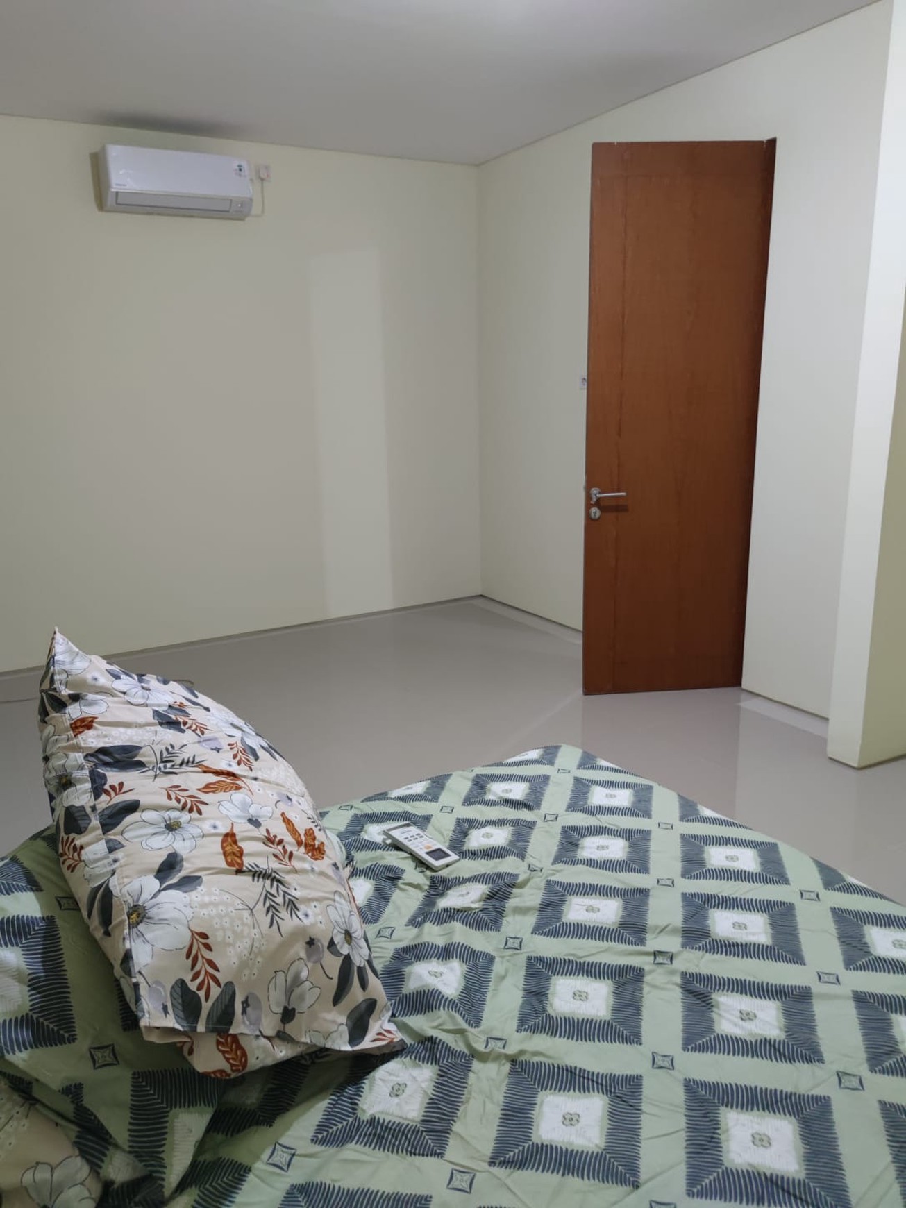 Di sewakan Rumah Full Furnish Dan Siap Huni Di Royal Residence