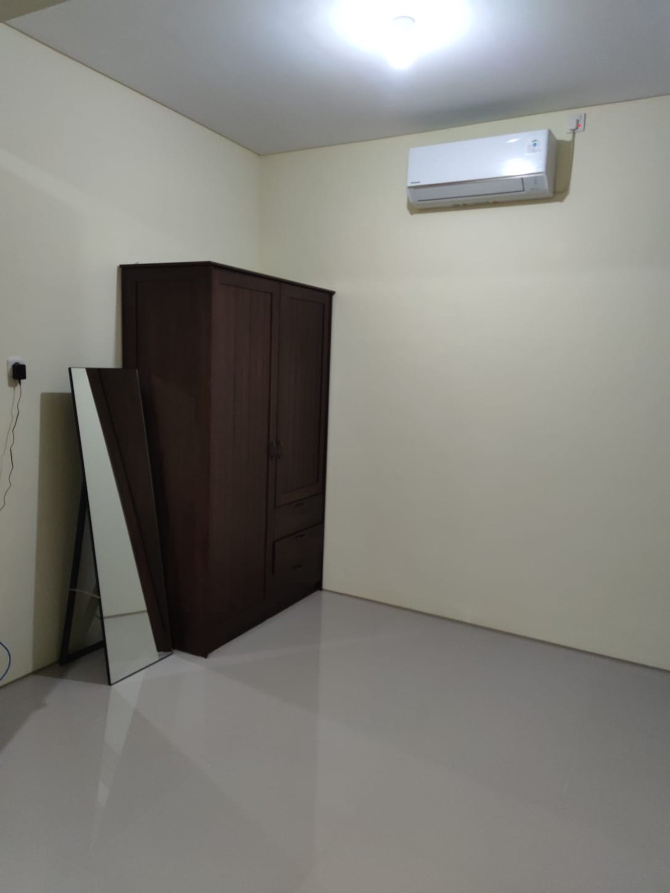 Di sewakan Rumah Full Furnish Dan Siap Huni Di Royal Residence