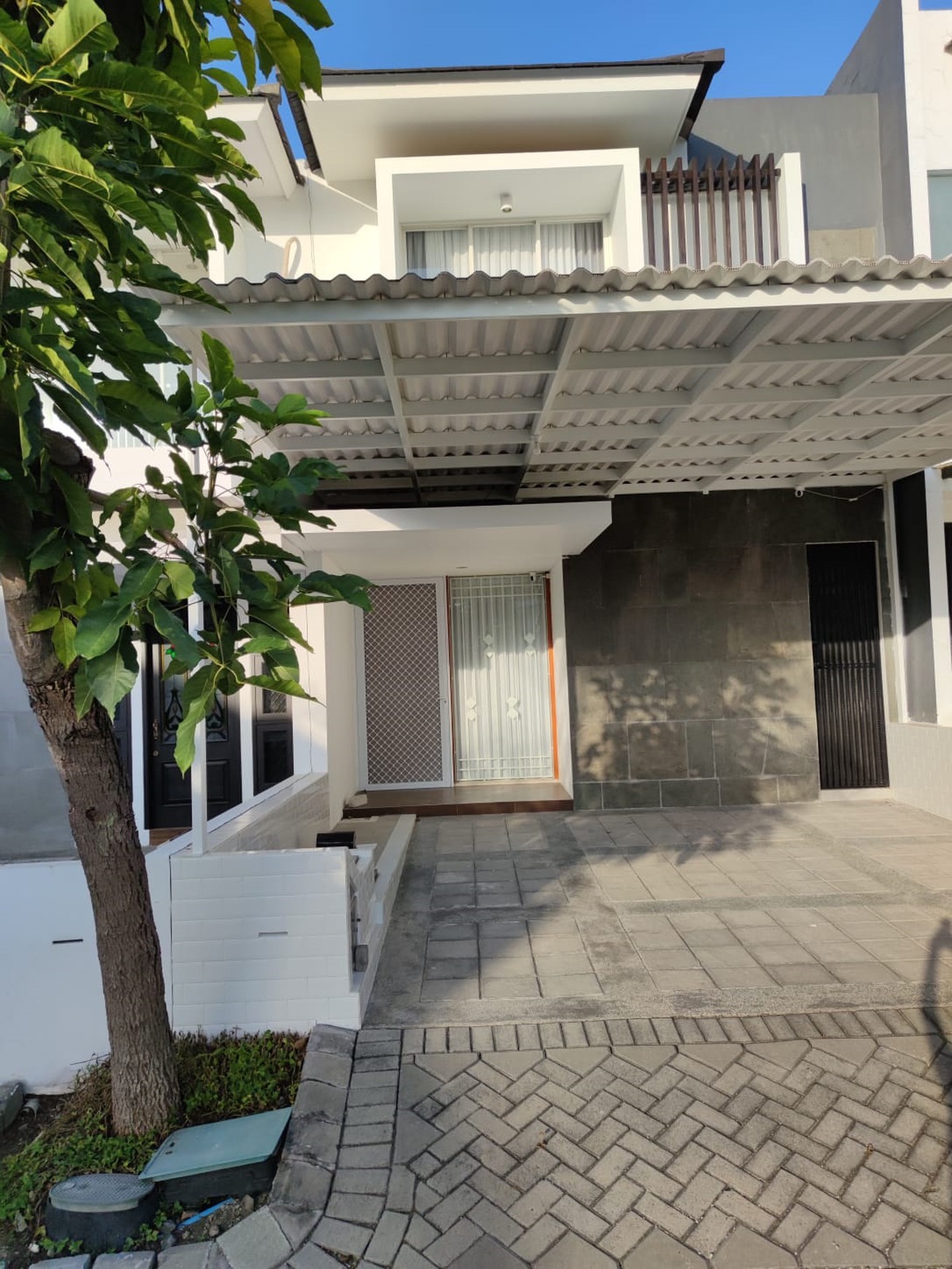 Di sewakan Rumah Full Furnish Dan Siap Huni Di Royal Residence