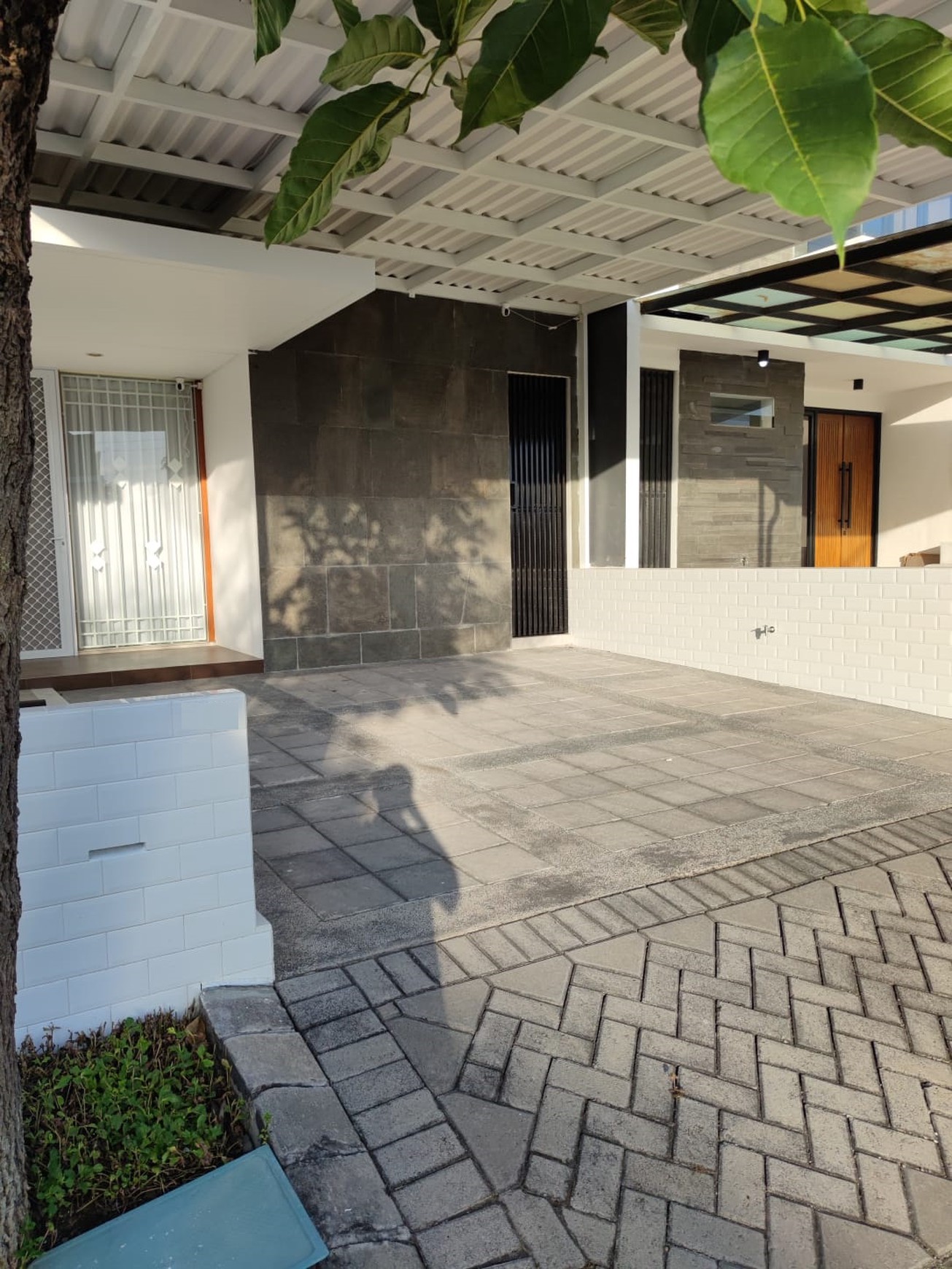 Di sewakan Rumah Full Furnish Dan Siap Huni Di Royal Residence