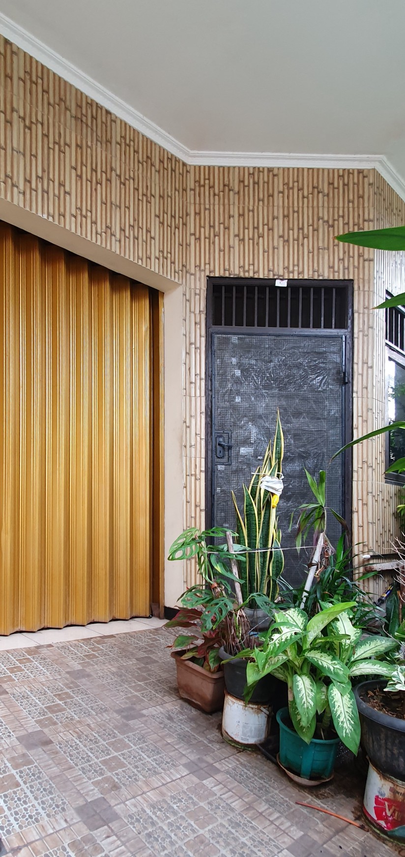 Rumah apik di Jalan Sungai Indragiri, Semper, Cilincing. Luas 78m2. Sudah renov total