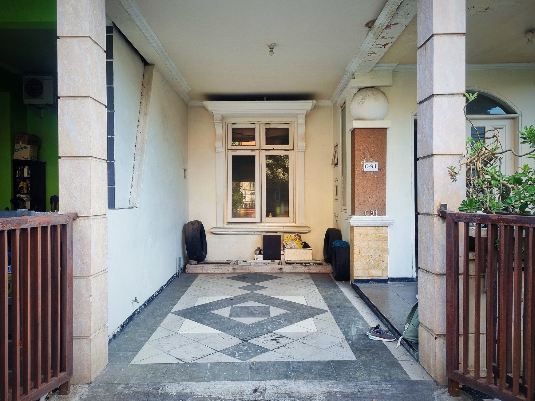 Perumahan Palm Spring Regency