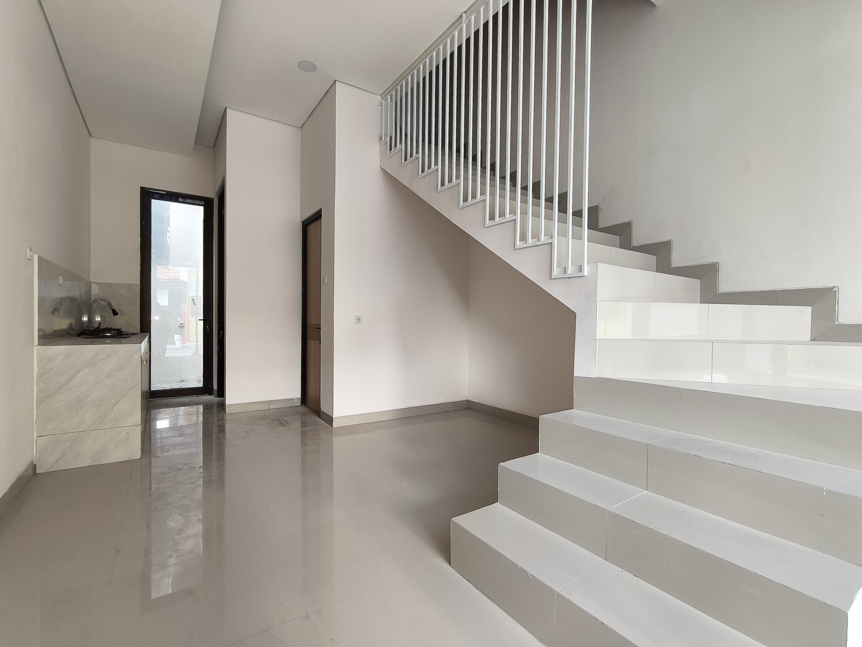 Royal Paka Residence: Rumah 2 Lantai Nyaman hanya 700 Jutaan aja