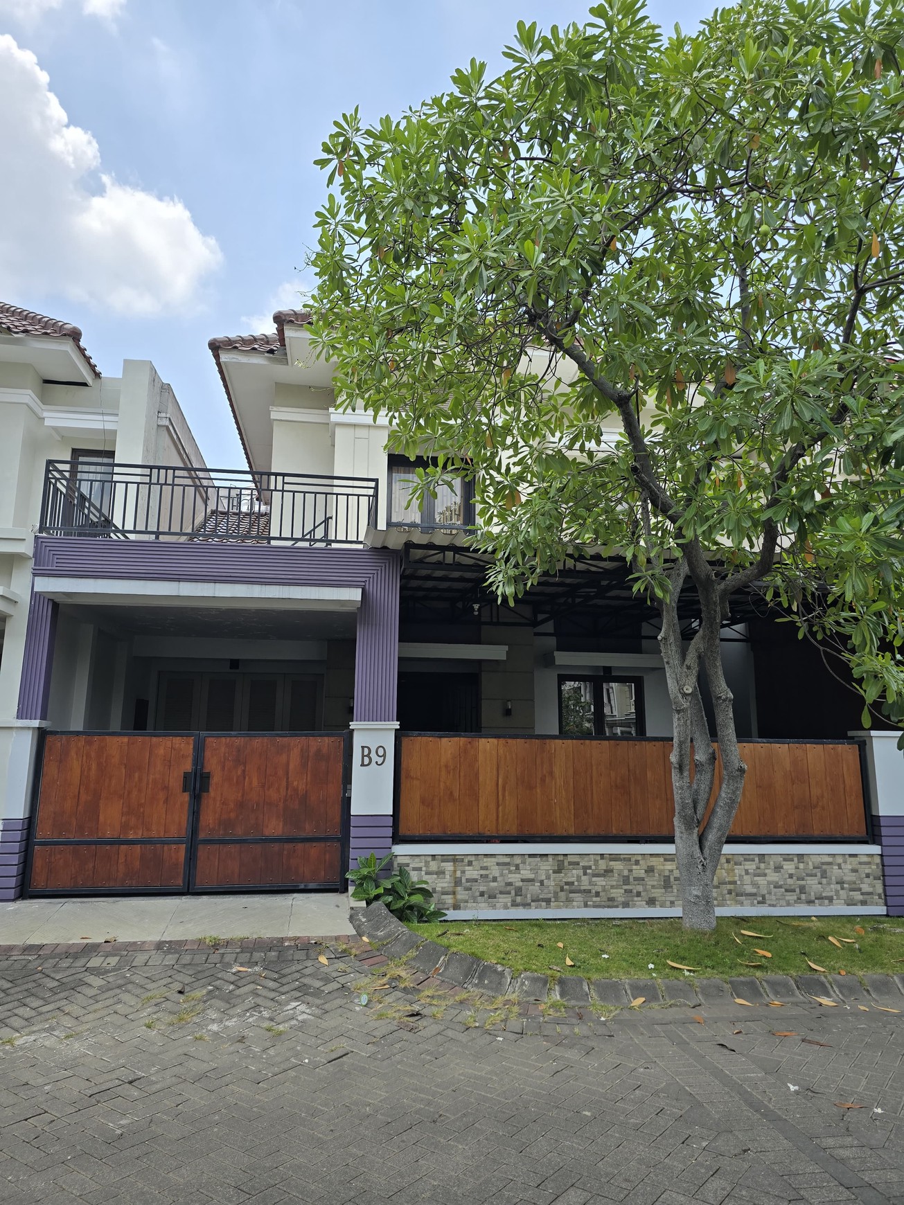 MURAH Dijual Rumah Central Park A Yani Regency - A Yani Residence - Modern 2 Lantai Dekat Polda Jatim, Cito, Graha Pena, Masjid Agung