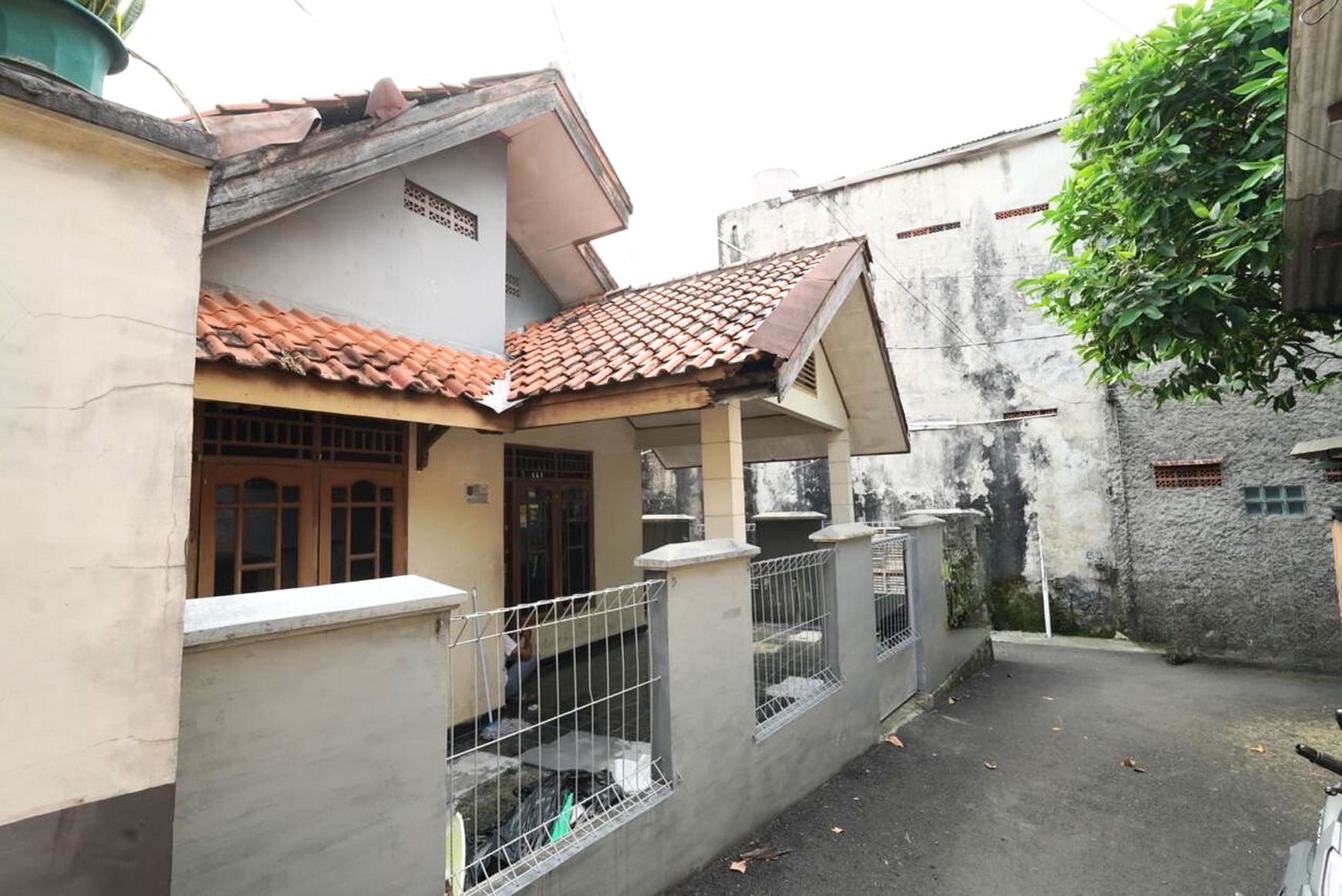 Dijual Cepat Rumah Strategis di Margonda 1 Lantai 3 Kamar Tidur