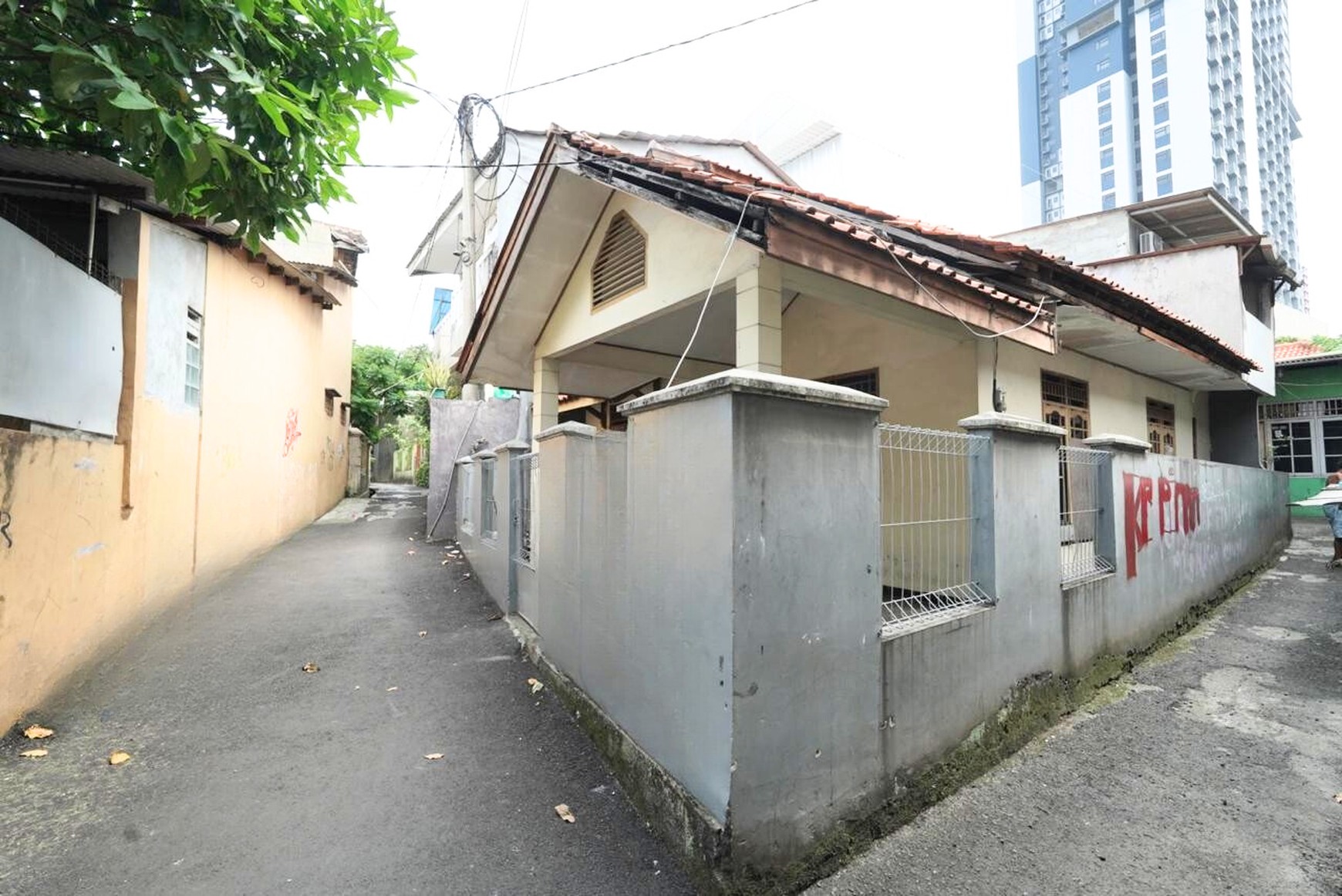 Dijual Cepat Rumah Strategis di Margonda 1 Lantai 3 Kamar Tidur