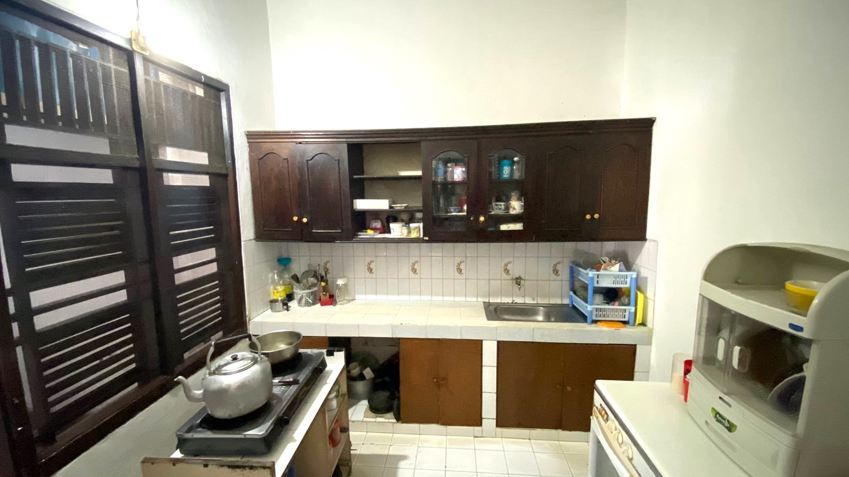 Rumah Posisi Hook 2 Lantai di Cinere Ceiling Tinggi Luas & Siap Huni