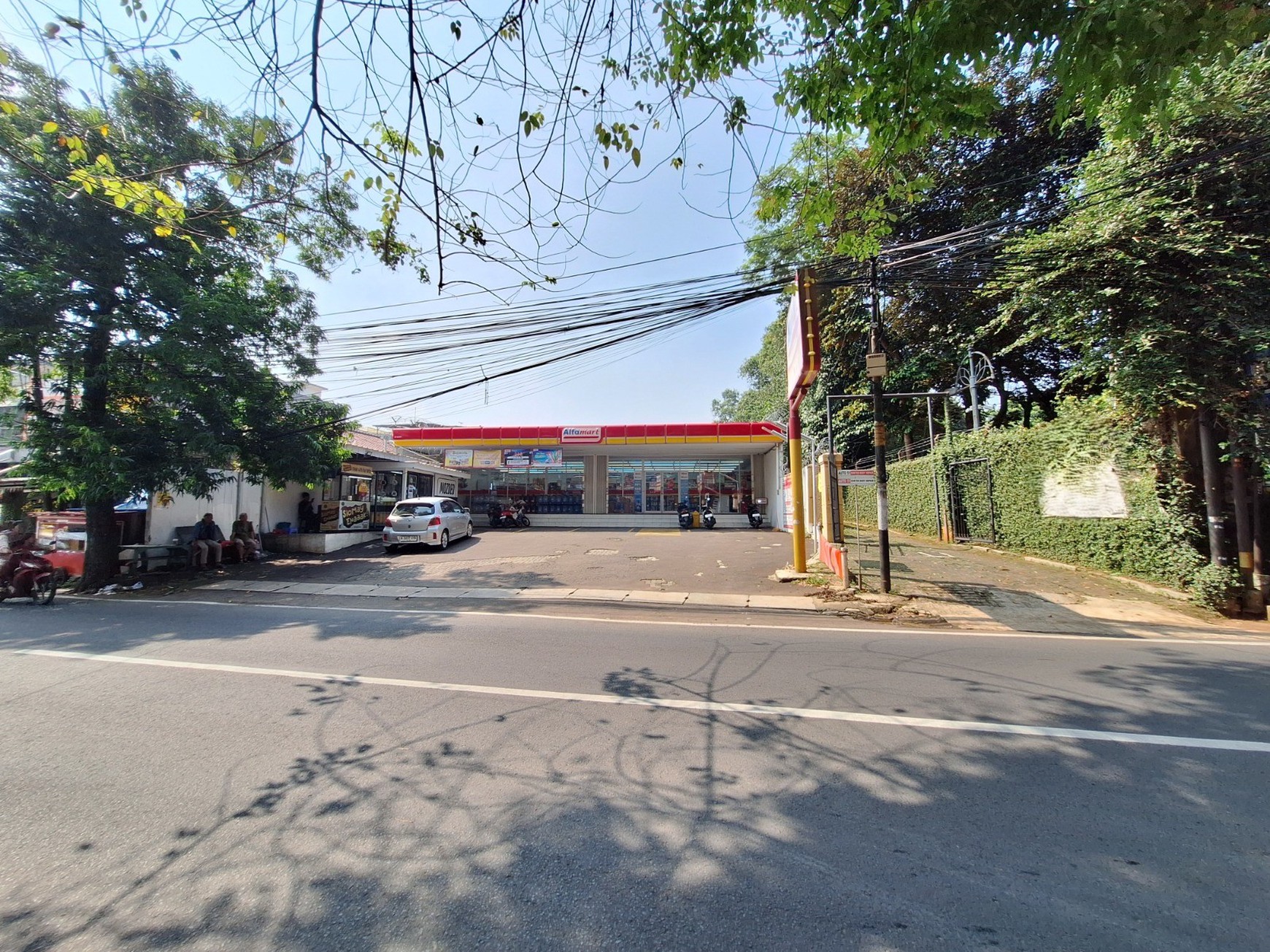 Turun Harga Dijual Tanah & Tempat Usaha Aktif (Alfamart), Rumah dan Tanah di Ciganjur Jagakarsa dengan luas 2310 M2