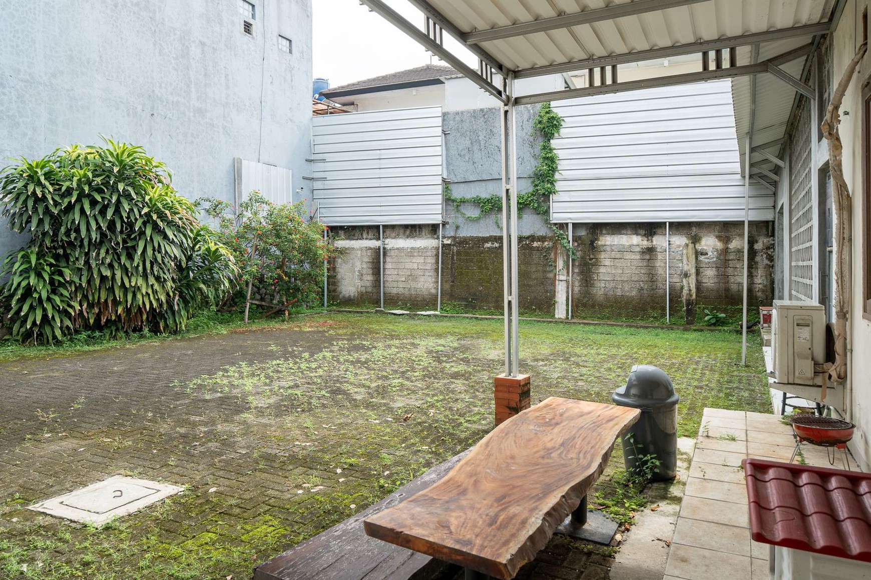 Turun Harga Dijual Tanah & Tempat Usaha Aktif (Alfamart), Rumah dan Tanah di Ciganjur Jagakarsa dengan luas 2310 M2