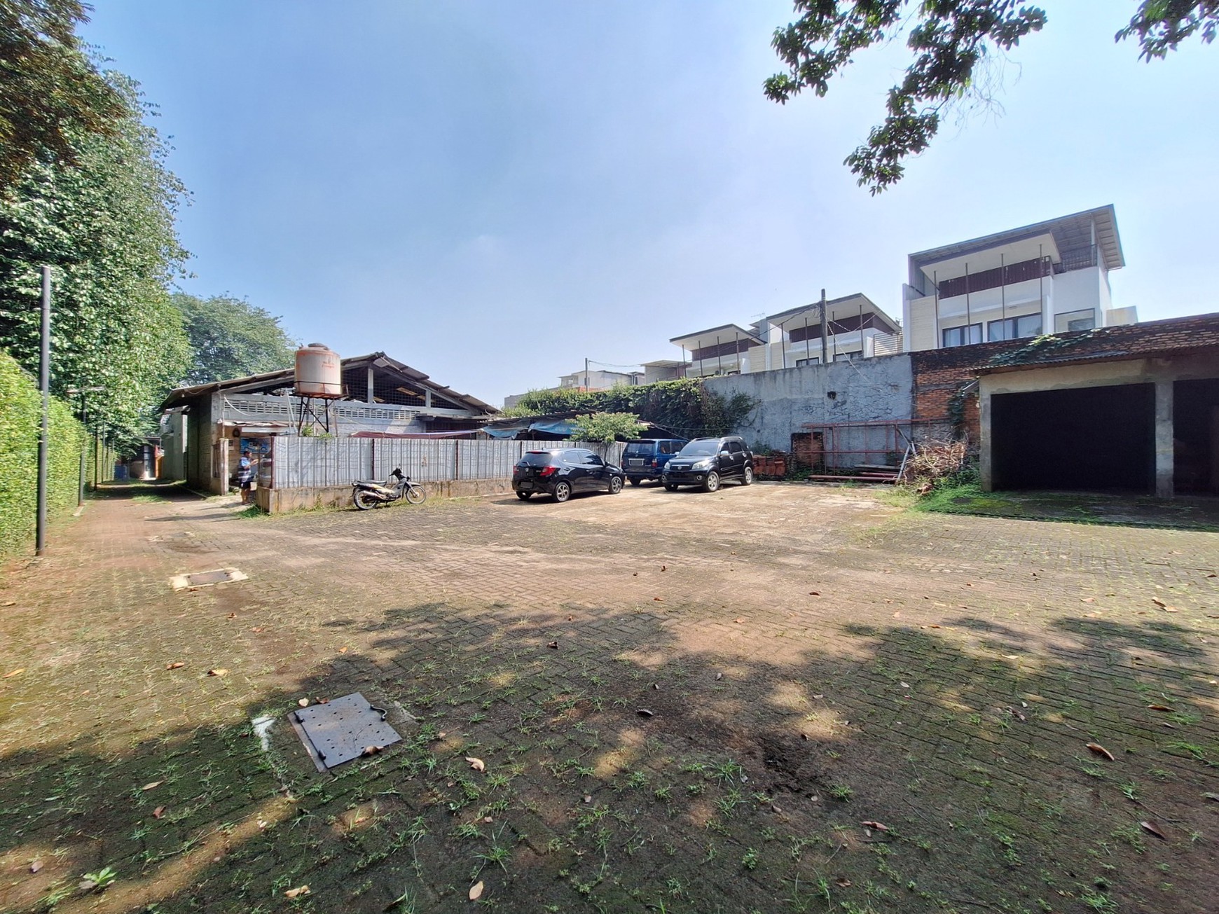 Turun Harga Dijual Tanah & Tempat Usaha Aktif (Alfamart), Rumah dan Tanah di Ciganjur Jagakarsa dengan luas 2310 M2