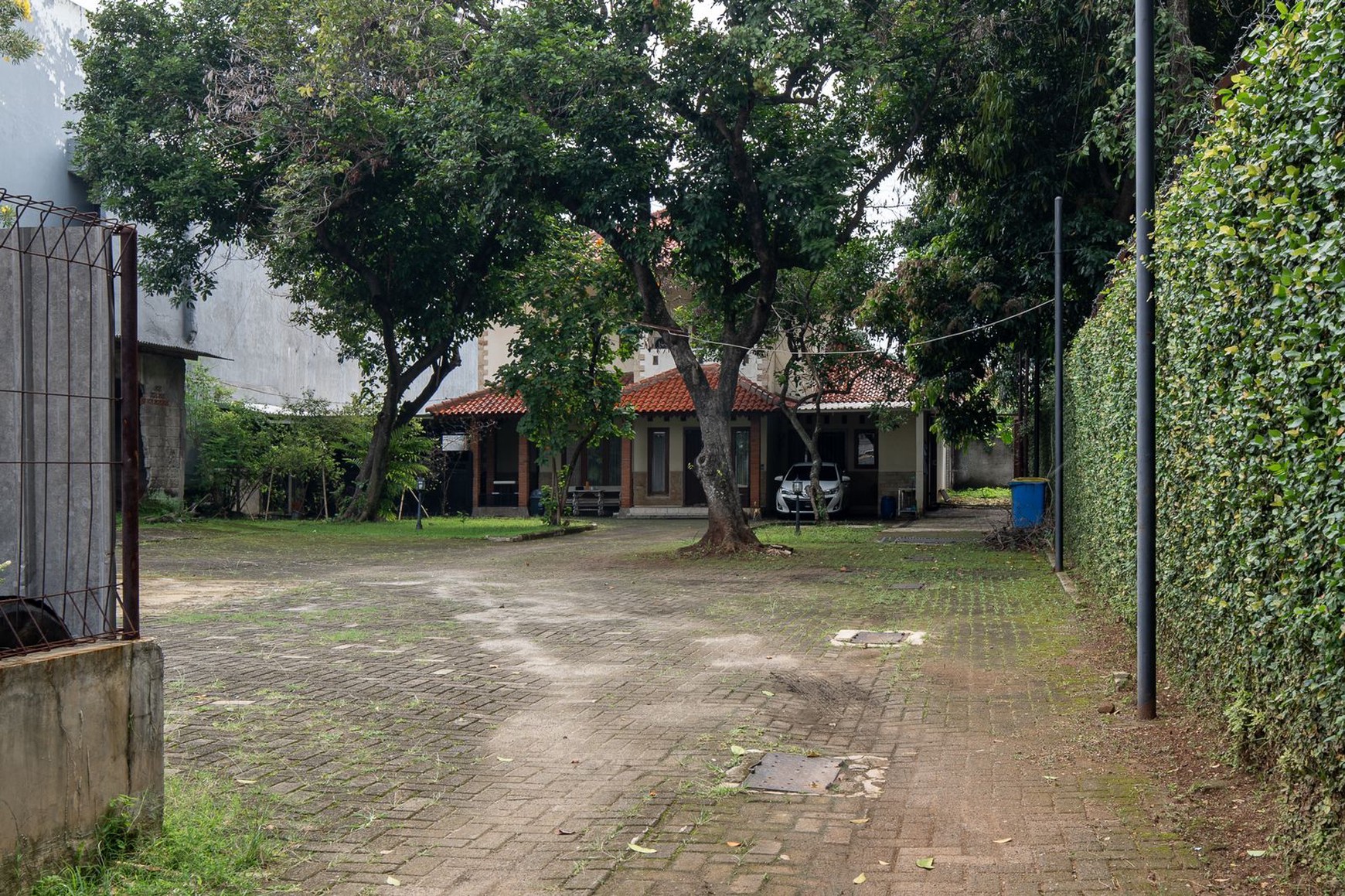 Turun Harga Dijual Tanah & Tempat Usaha Aktif (Alfamart), Rumah dan Tanah di Ciganjur Jagakarsa dengan luas 2310 M2