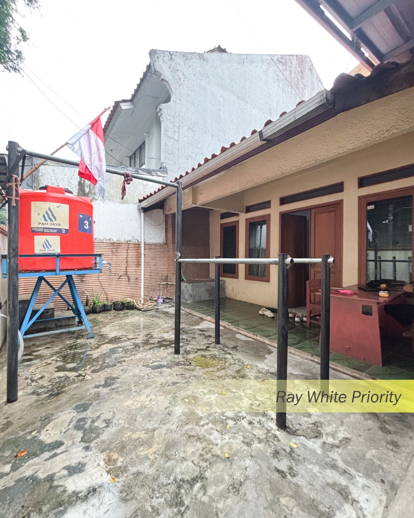 RUMAH ASRI DENGAN LOKASI STRATEGIS DI PONDOK PINANG, JAKARTA SELATAN