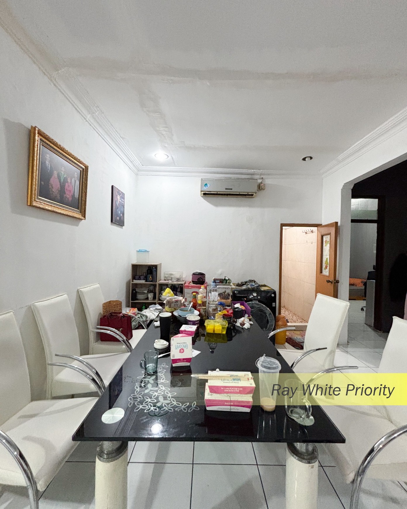 RUMAH ASRI DENGAN LOKASI STRATEGIS DI PONDOK PINANG, JAKARTA SELATAN