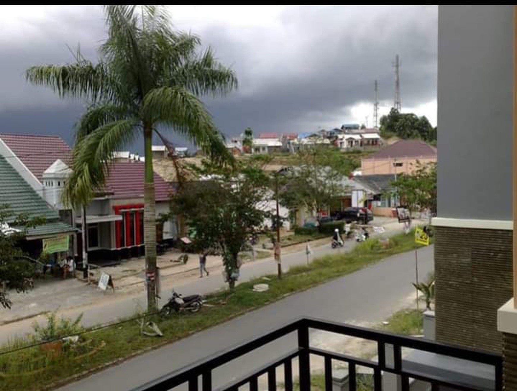 Rumah Dalam Perum Bengkuring, Samarinda Utara, Kalimatan Timur