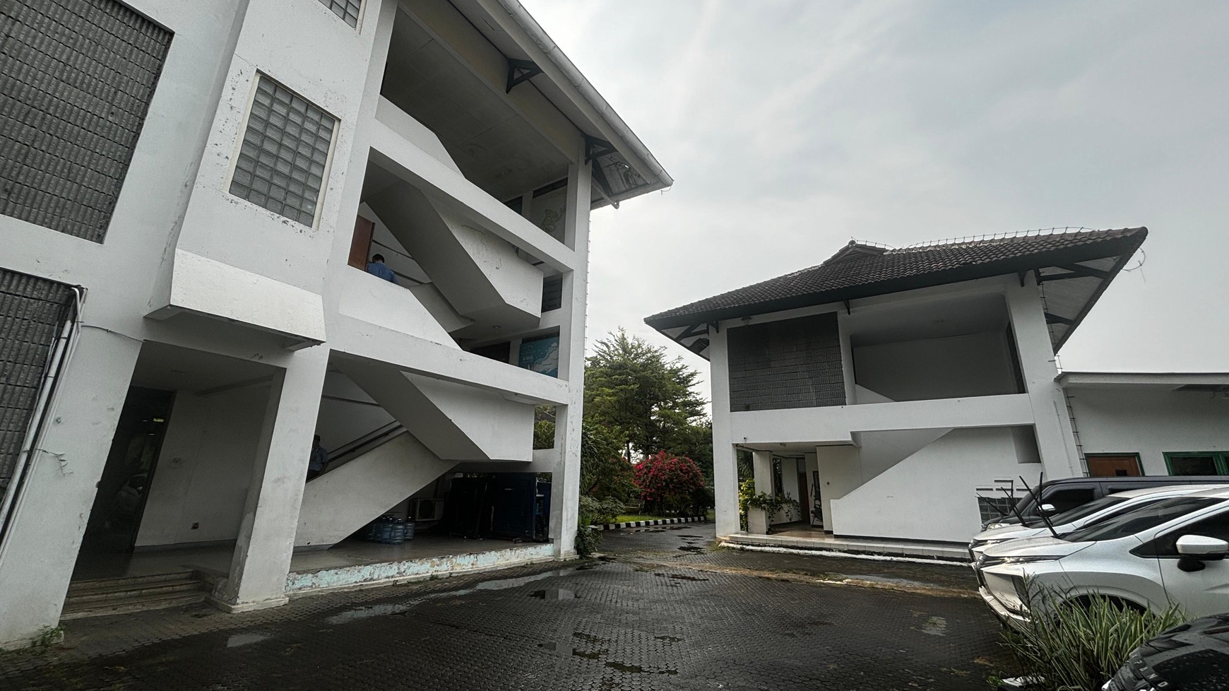 Gedung Kantor Komersial Strategis, Di Lahan 4650 m2 Matraman Jakarta Timur