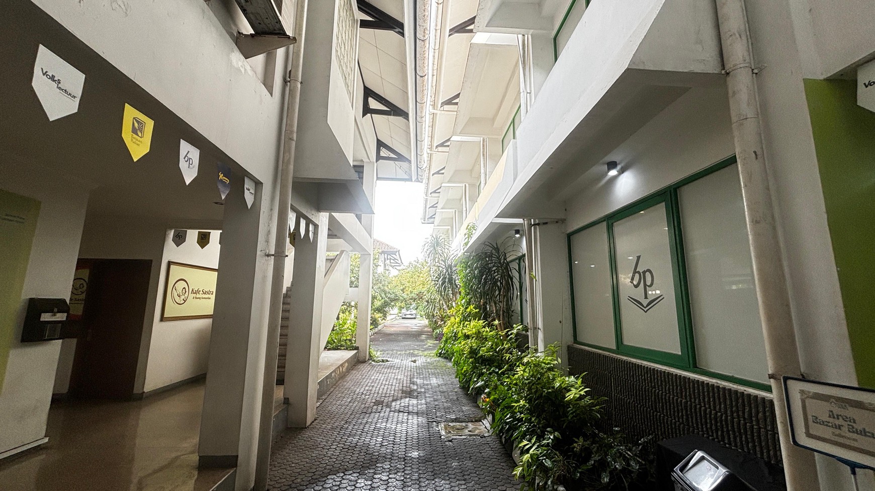 Gedung Kantor Komersial Strategis, Di Lahan 4650 m2 Matraman Jakarta Timur