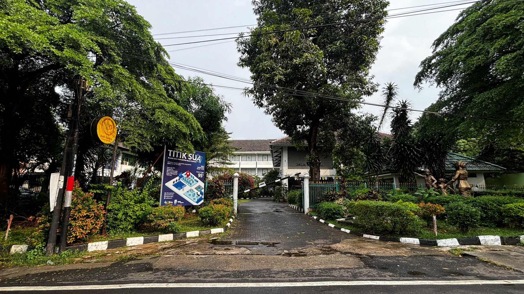 Gedung Kantor Komersial Strategis, Di Lahan 4650 m2 Matraman Jakarta Timur
