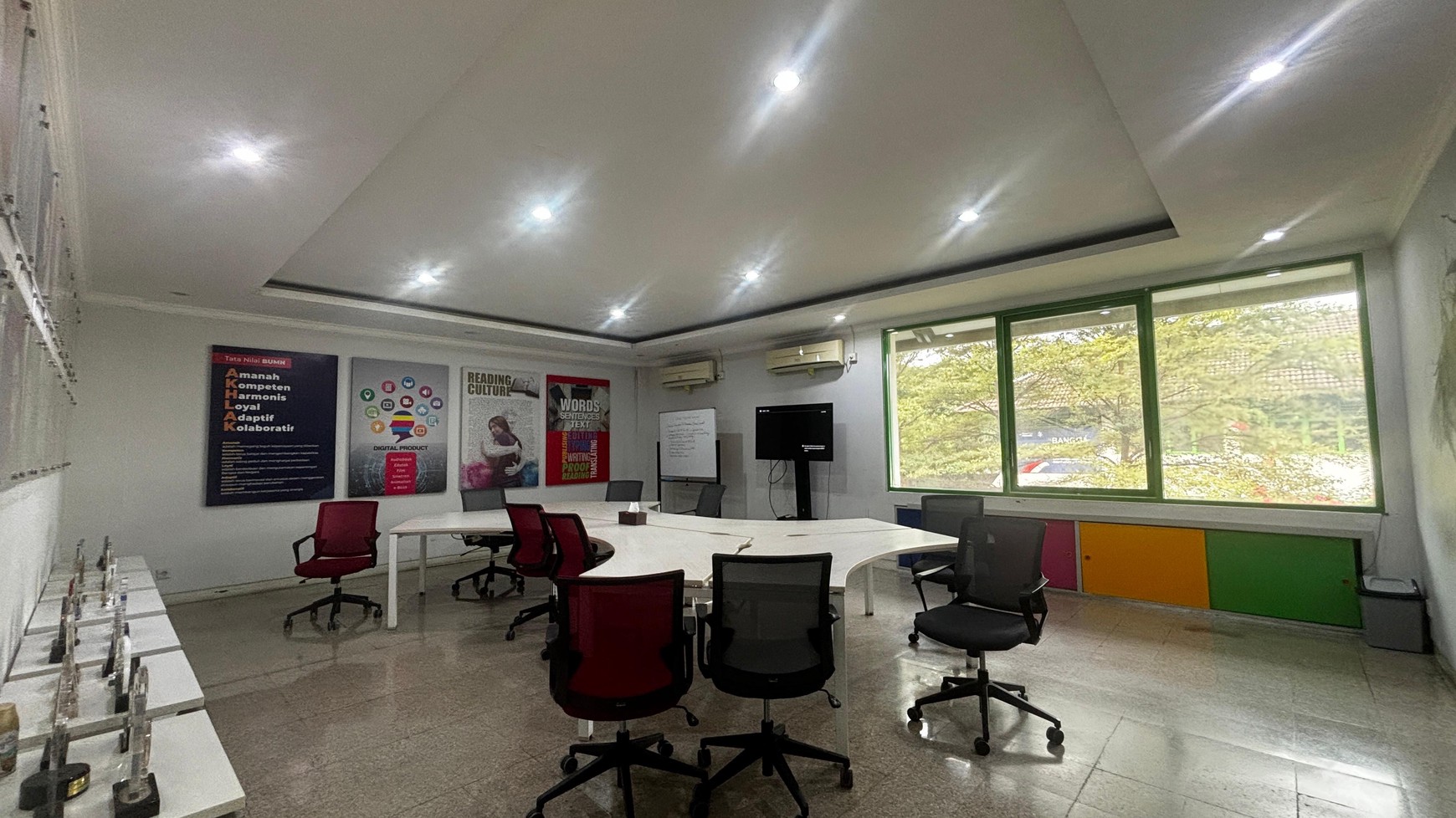 Gedung Kantor Komersial Strategis, Di Lahan 4650 m2 Matraman Jakarta Timur