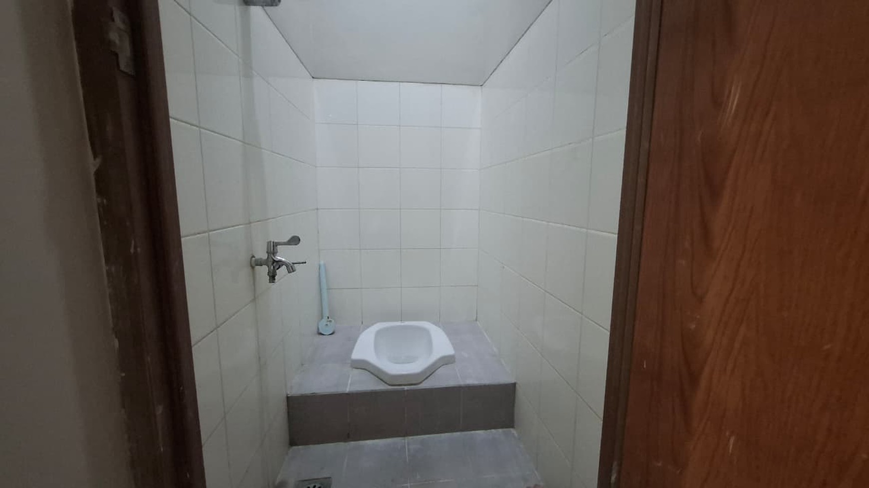 Investasi Tepat -  Rumah 2 Lantai di Tebet Barat Dalam Lokasi Dekat Pintu Toll & Pusat Kuliner