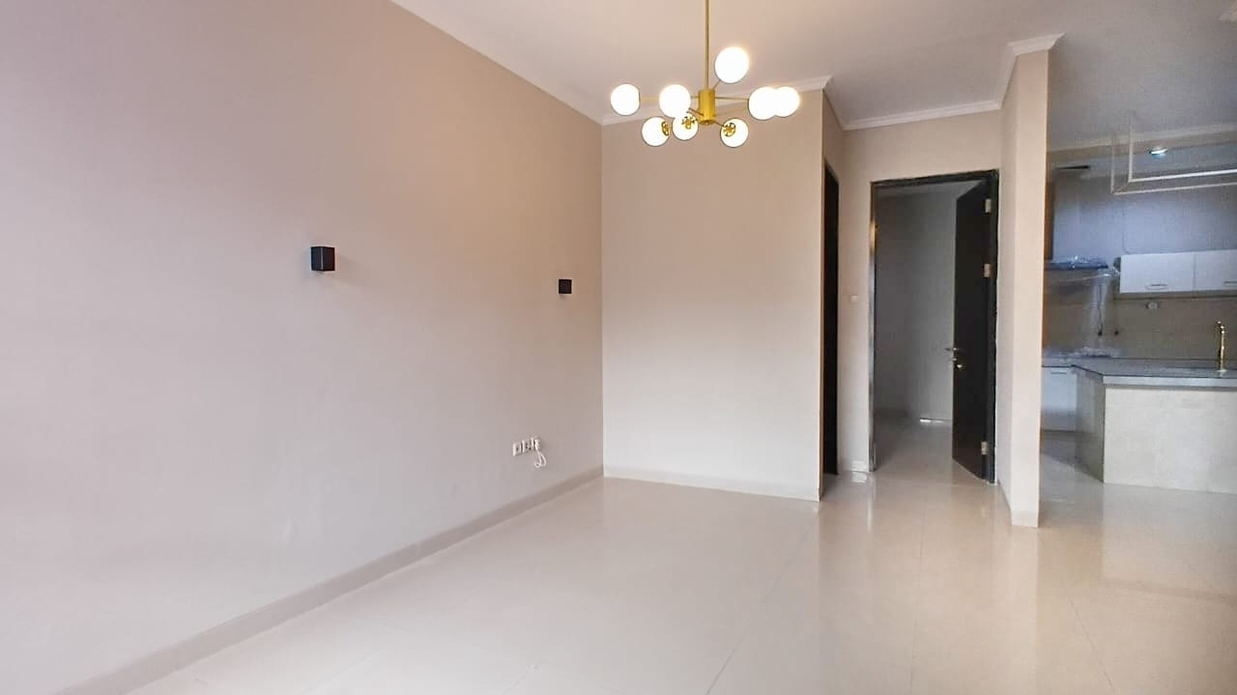 Investasi Tepat -  Rumah 2 Lantai di Tebet Barat Dalam Lokasi Dekat Pintu Toll & Pusat Kuliner