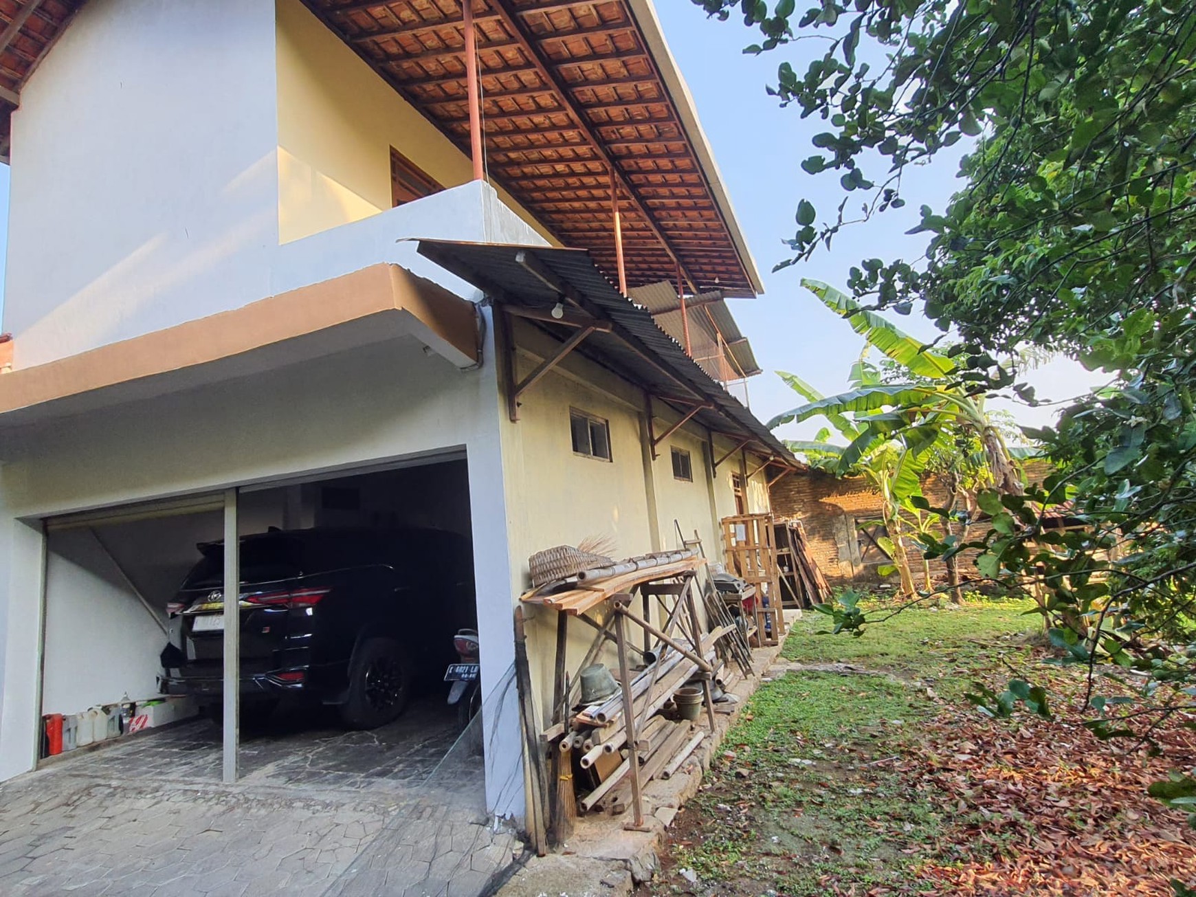Rumah 1035 Meter Persegi Lokasi Dekat Universitas Terbuka Salut Kudus