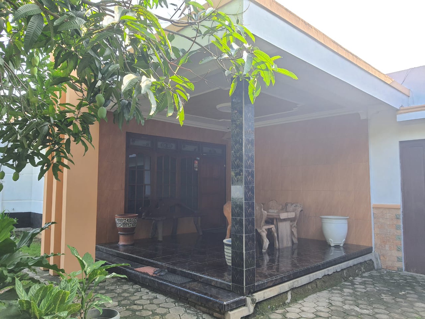 Rumah 1035 Meter Persegi Lokasi Dekat Universitas Terbuka Salut Kudus