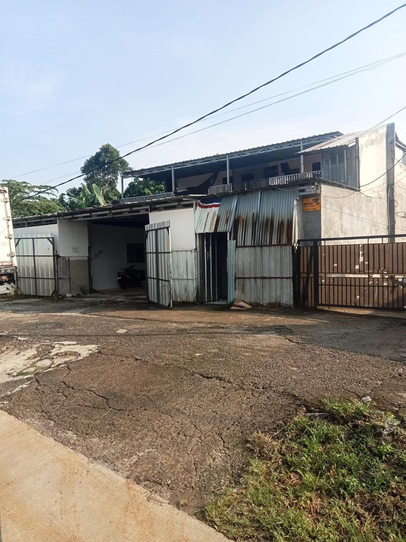 Gudang Akses mudah, di Serua indah Ciputat