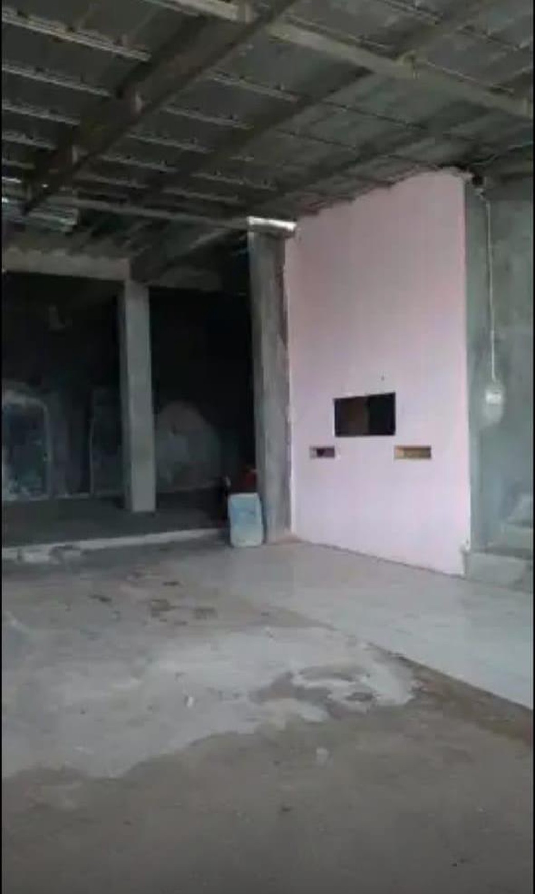 Gudang Akses mudah, di Serua indah Ciputat