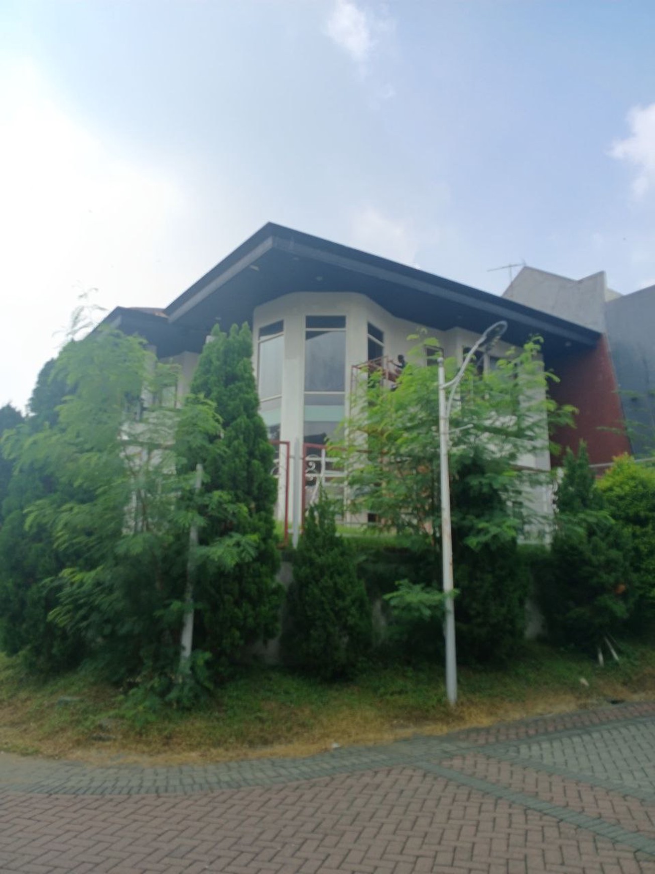 Jual Rumah 2 Lantai Minimalis Murah Modern di Villa Sentra Raya Citraland Surabaya
