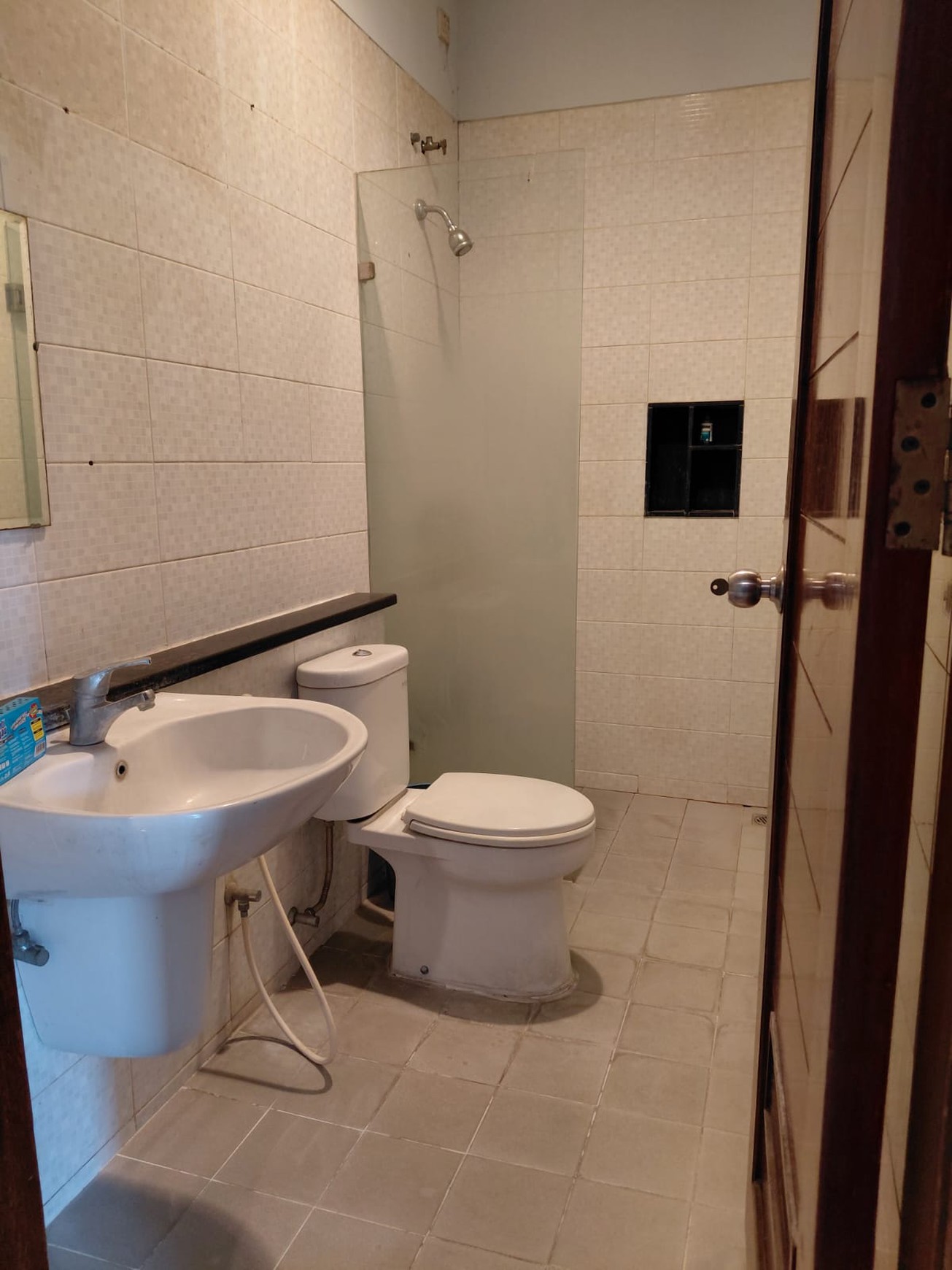 Rumah Minimalis di Cinere 2 Lantai Taman Depan Belakang Siap Huni