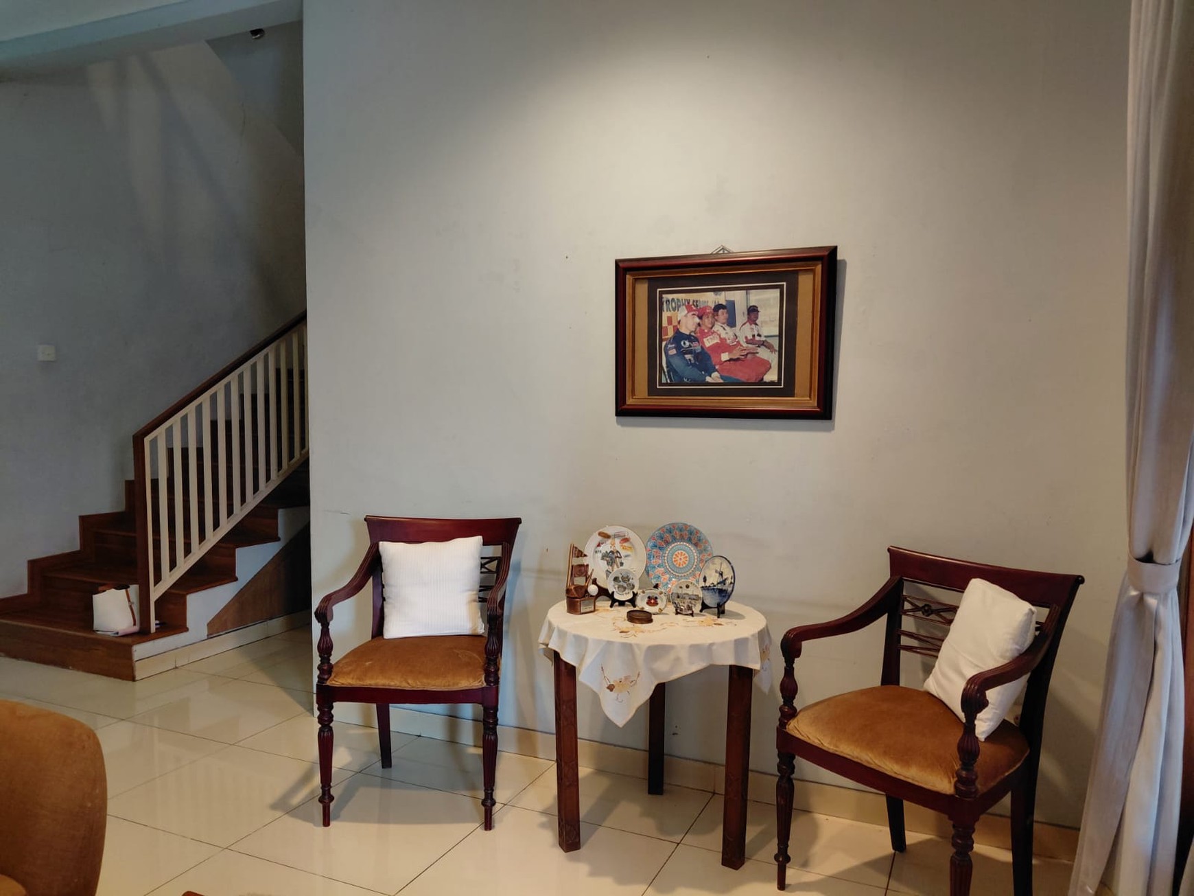 Rumah Minimalis di Cinere 2 Lantai Taman Depan Belakang Siap Huni