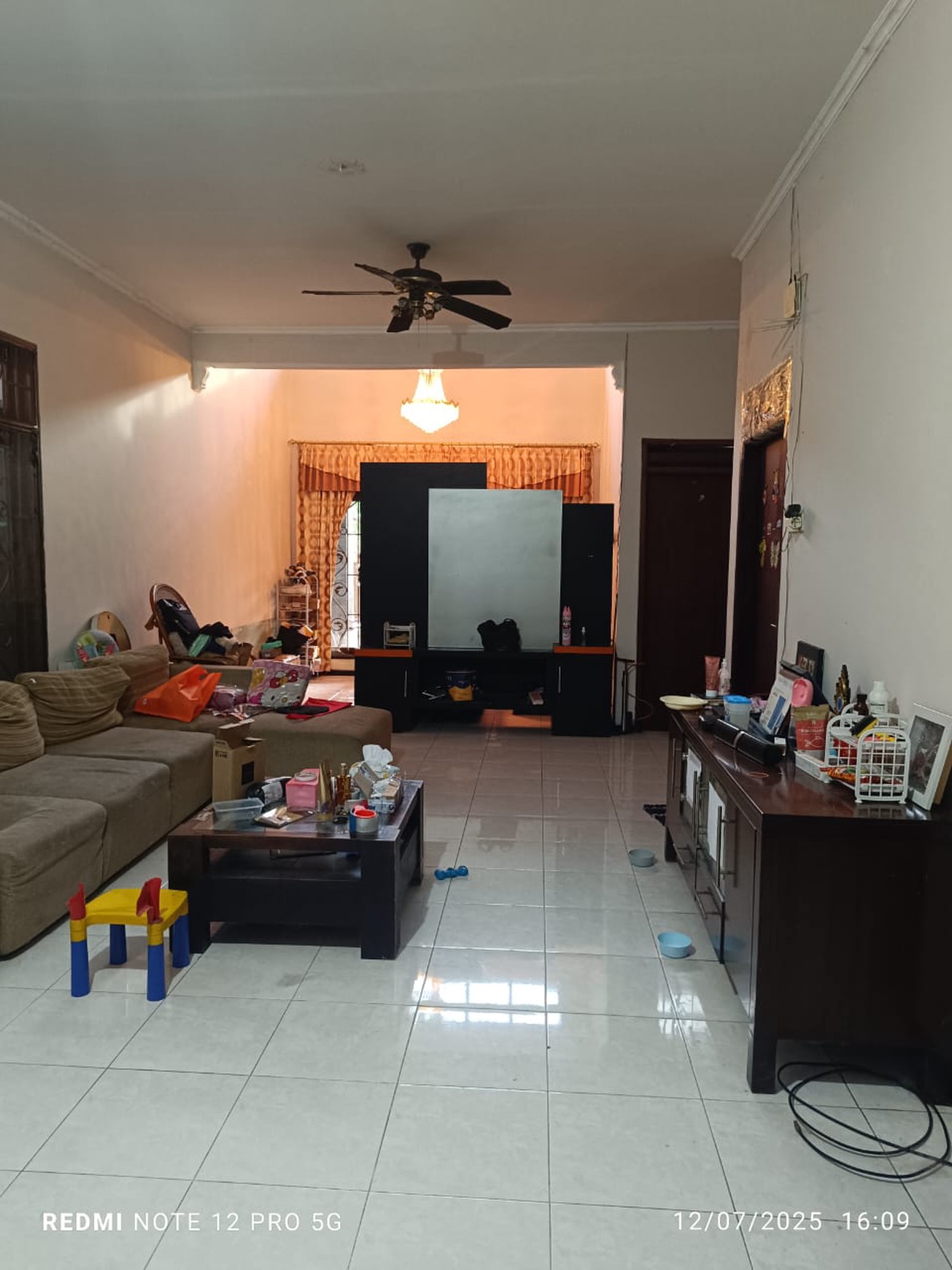Hunian Idaman untuk Keluarga - Lokasi Strategis Dekat Merr, Lingkungan Nyaman & Asri