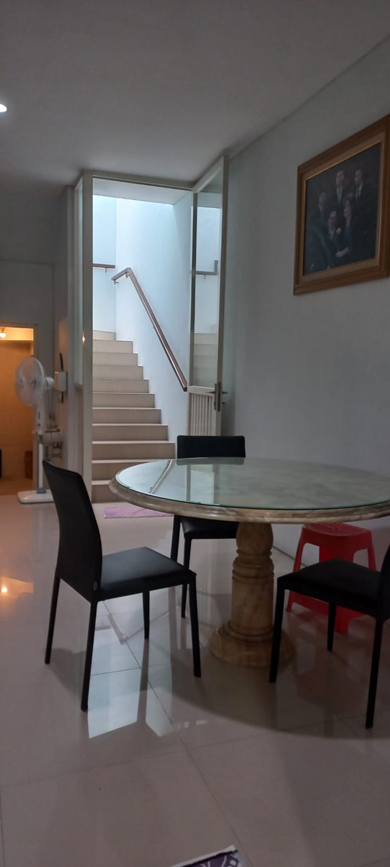 JUAL RUMAH SEMI FURNISHED DI FOREST MANSION SBY BARAT