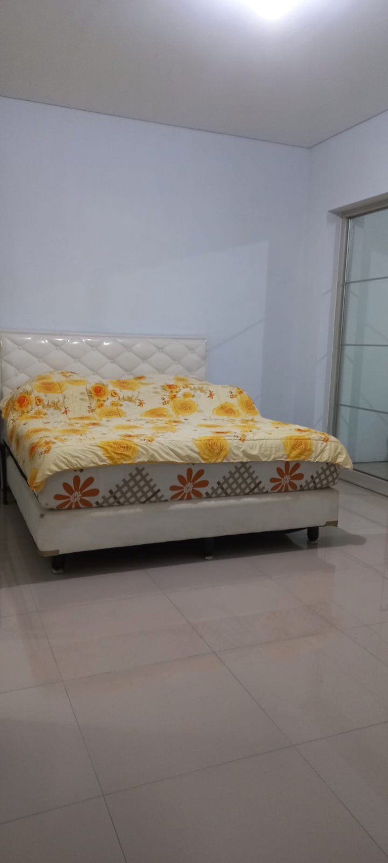 JUAL RUMAH SEMI FURNISHED DI FOREST MANSION SBY BARAT