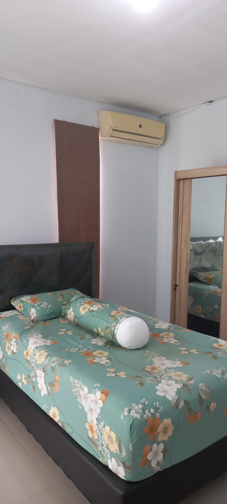 JUAL RUMAH SEMI FURNISHED DI FOREST MANSION SBY BARAT