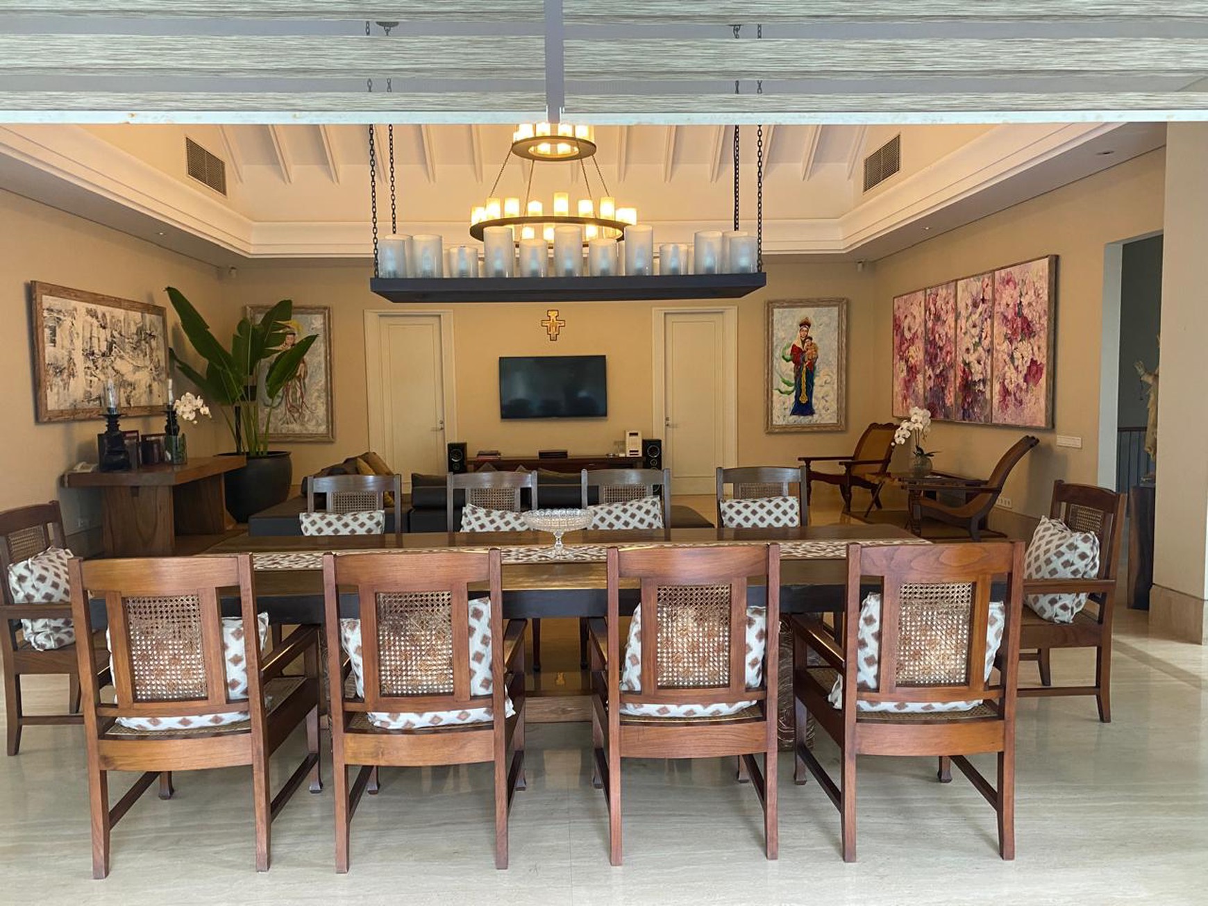  Rumah Tropis dengan design yang Mewah di Bintaro 