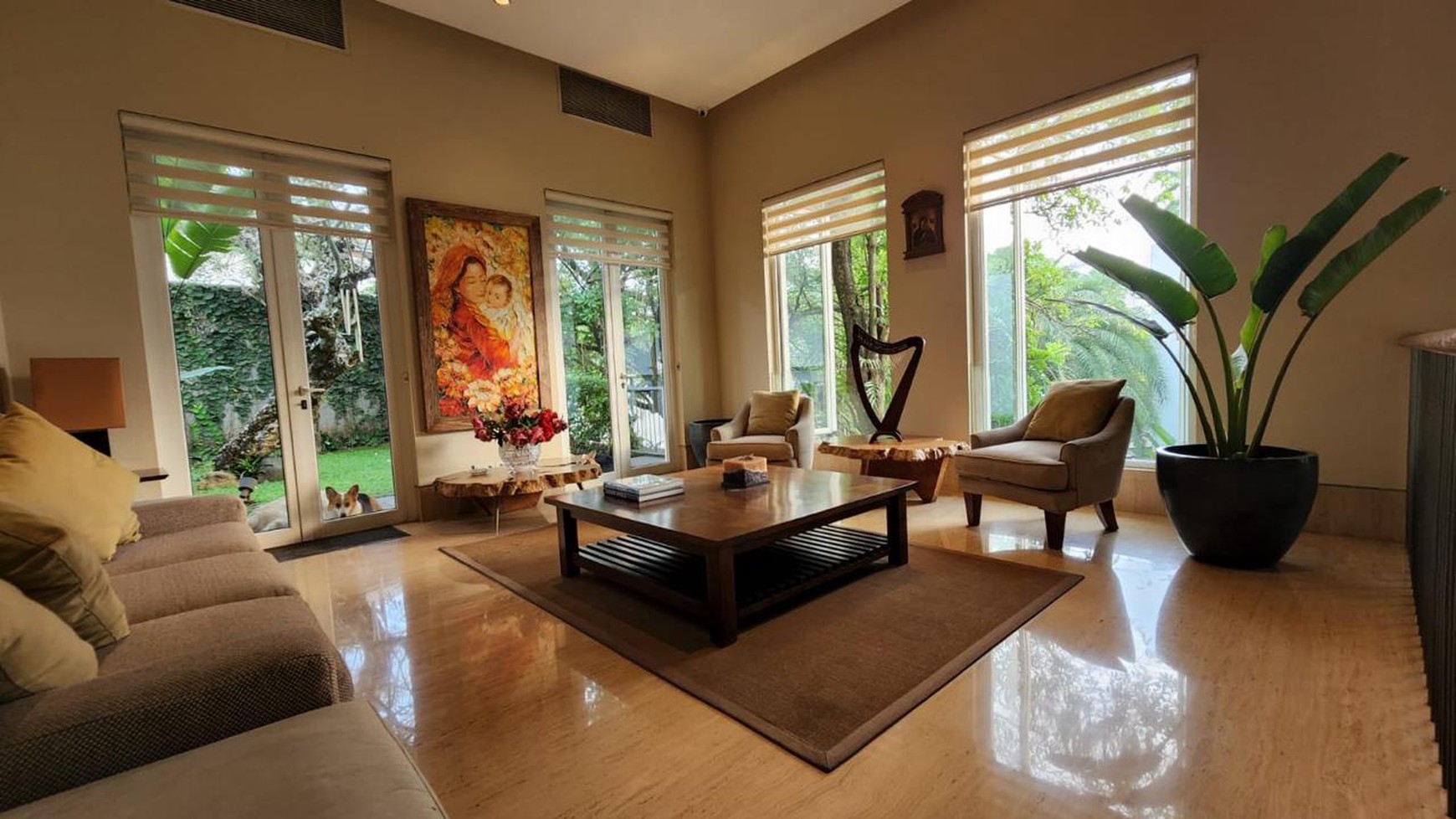  Rumah Tropis dengan design yang Mewah di Bintaro 