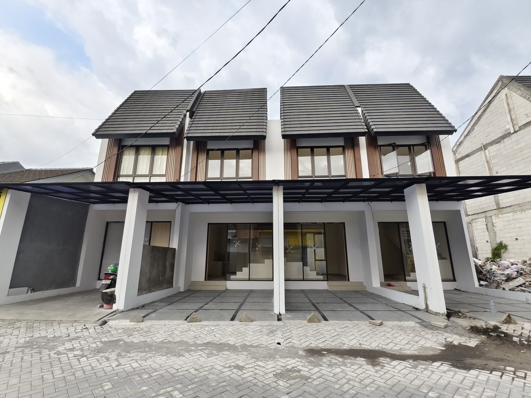 Royal Paka Residence: Rumah 2 Lantai Nyaman hanya 700 Jutaan aja