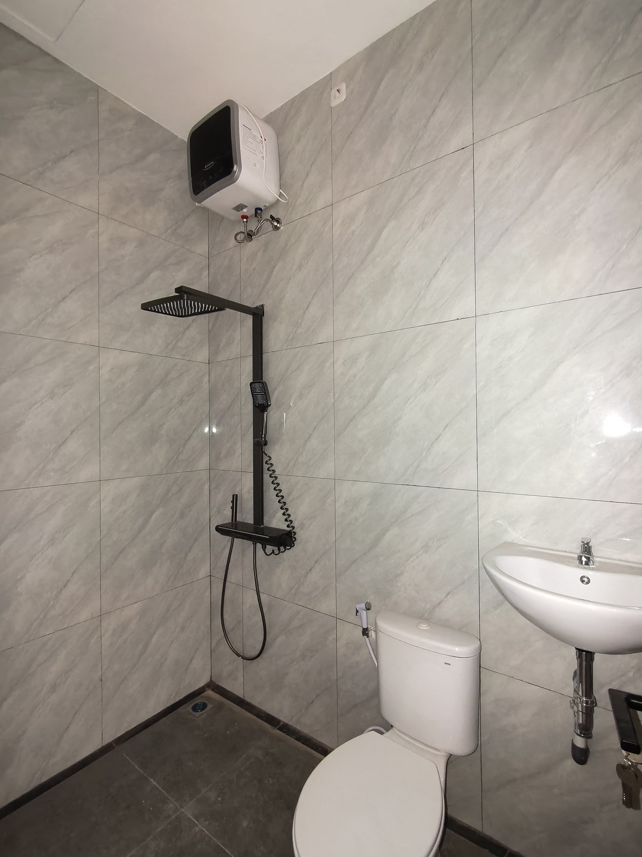 Royal Paka Residence: Rumah 2 Lantai Nyaman hanya 700 Jutaan aja