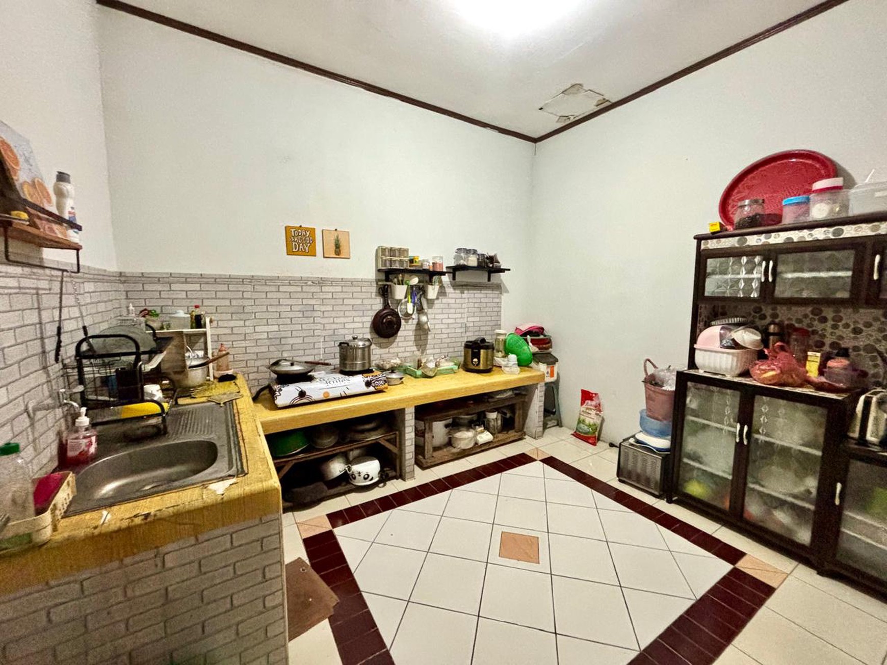 Rumah Asri, nyaman, bebas banjir lokasi strategis dekat ST. Pondok Ranji