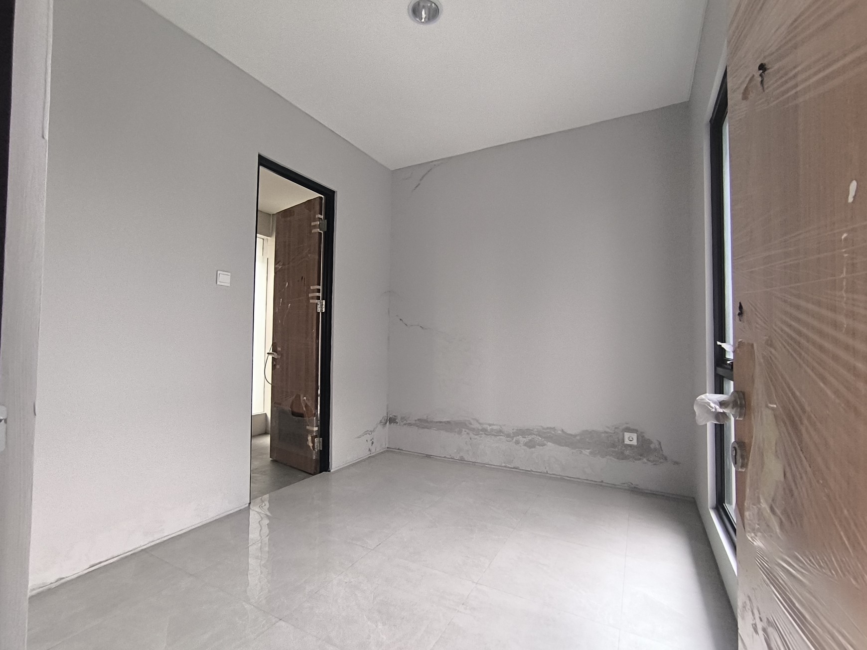 Dijual Rumah Baru Double Fasade Hook Mewah di Z Living, Sky Garden, Grand Wisata