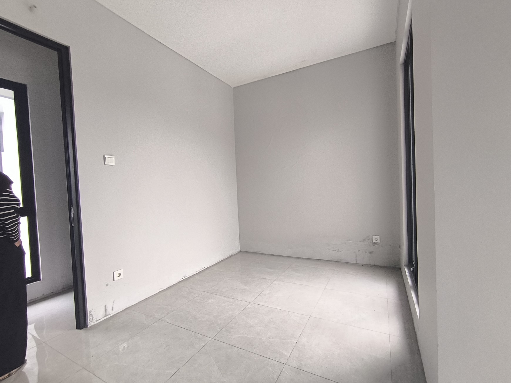 Dijual Rumah Baru Double Fasade Hook Mewah di Z Living, Sky Garden, Grand Wisata