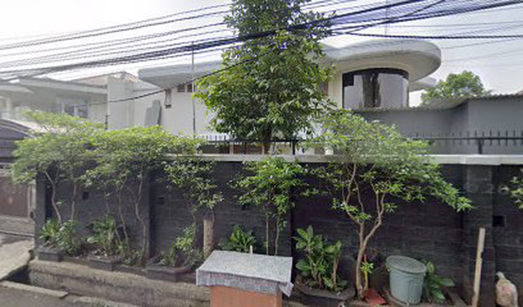 Rumah Mewah Besar Dua Lantai di Kawasan Elit Dekat Kemang, Jakarta Selatan