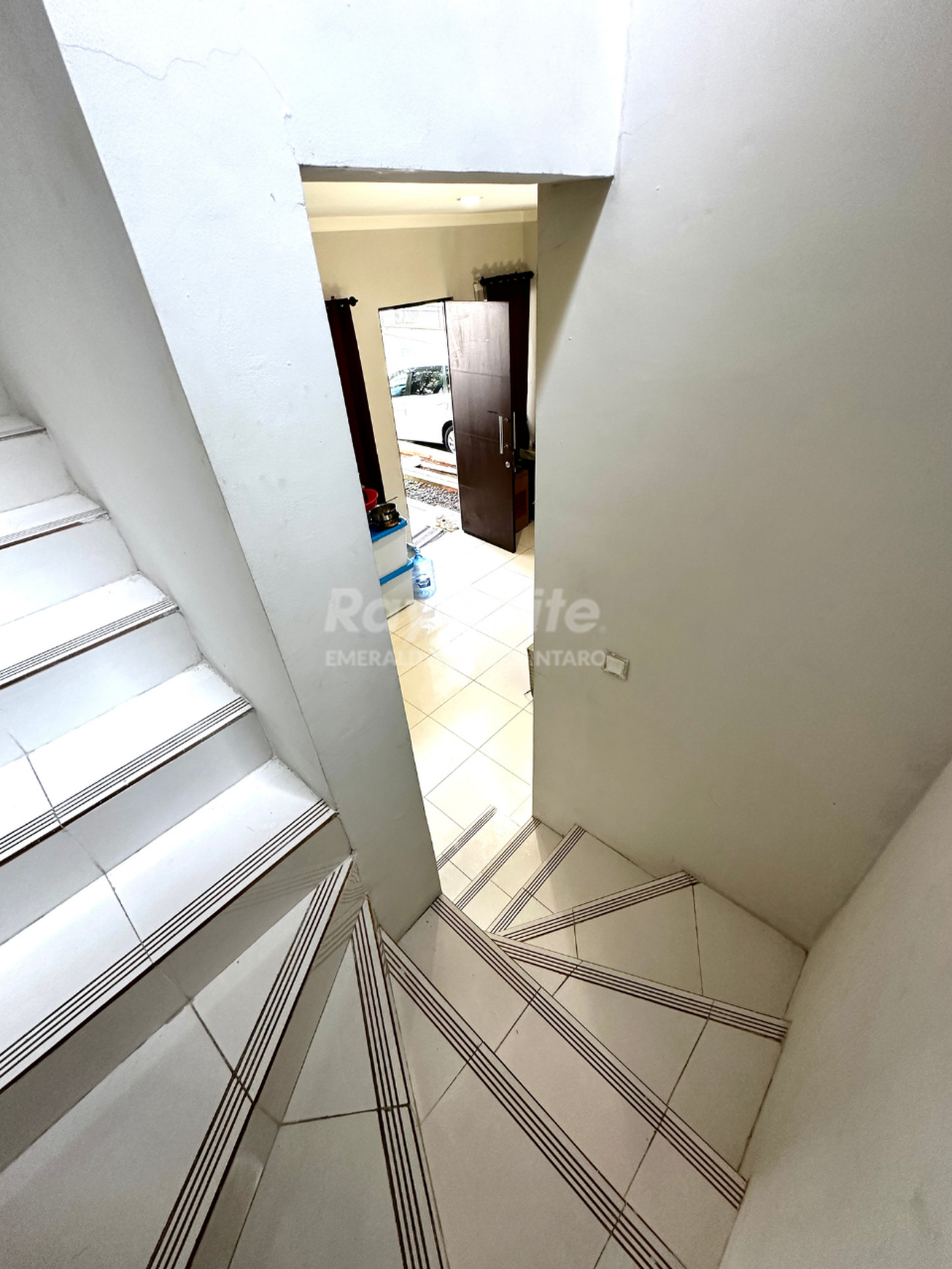 Rumah Dijual Cepat di Callysta Graha Raya Bintaro - 2 Lantai, 2 KT, Akses Tol Hanya 1M an