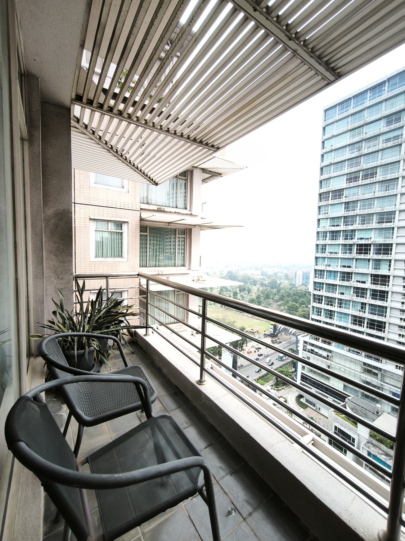 Apartment Istana Sahid Lt.18E sangat terawat , lokasi strategis di pusat kota Jakarta