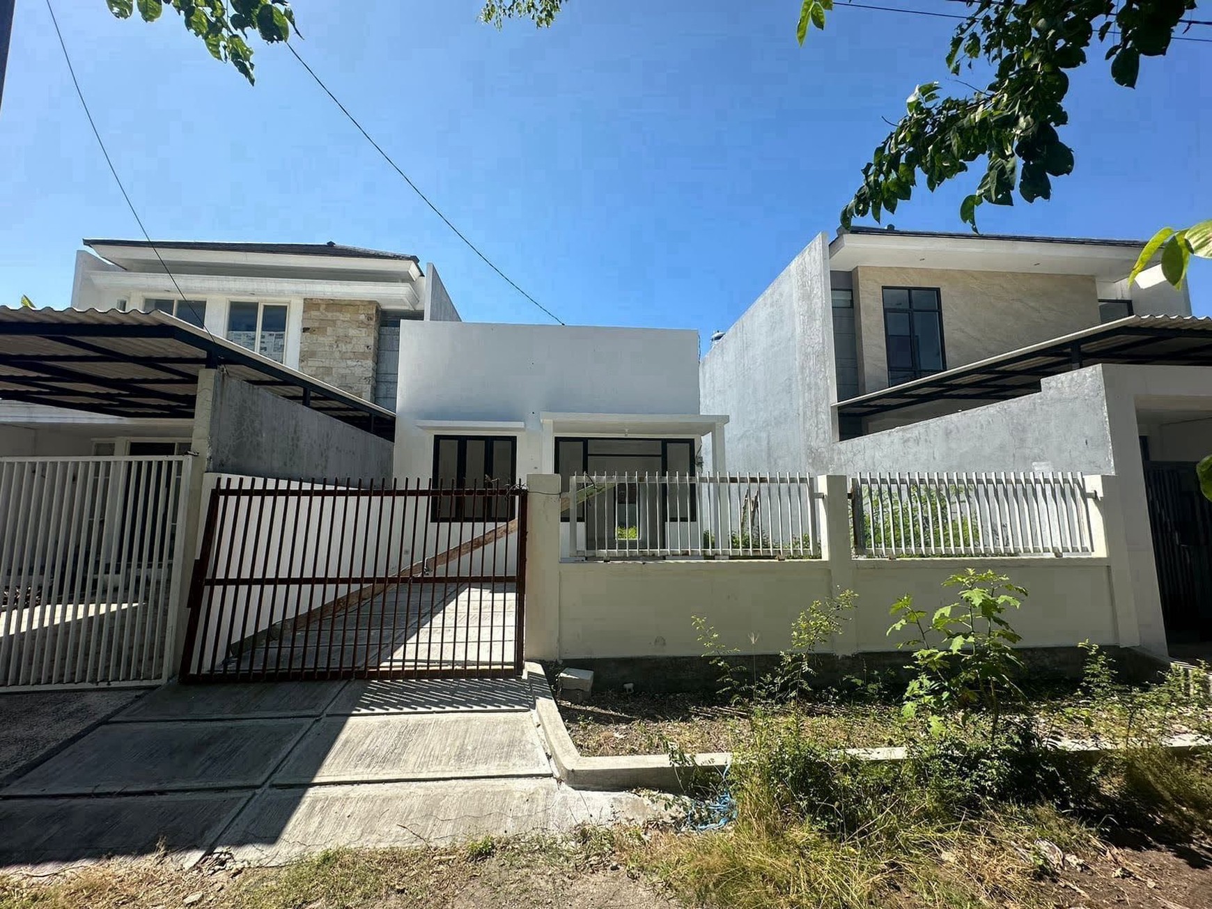 Dijual Rumah di Tenggilis