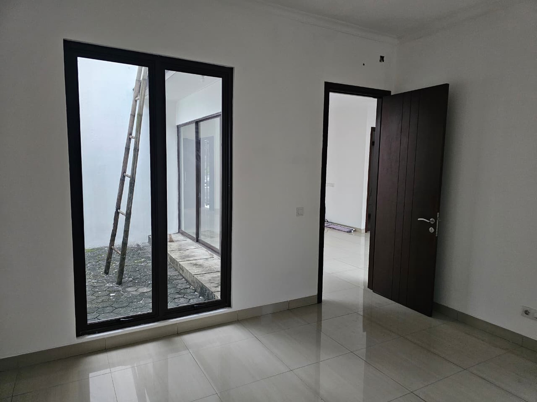 Rumah 2 Lantai Siap Huni dengan Hunian Nyaman dan Asri @The Icon, BSD